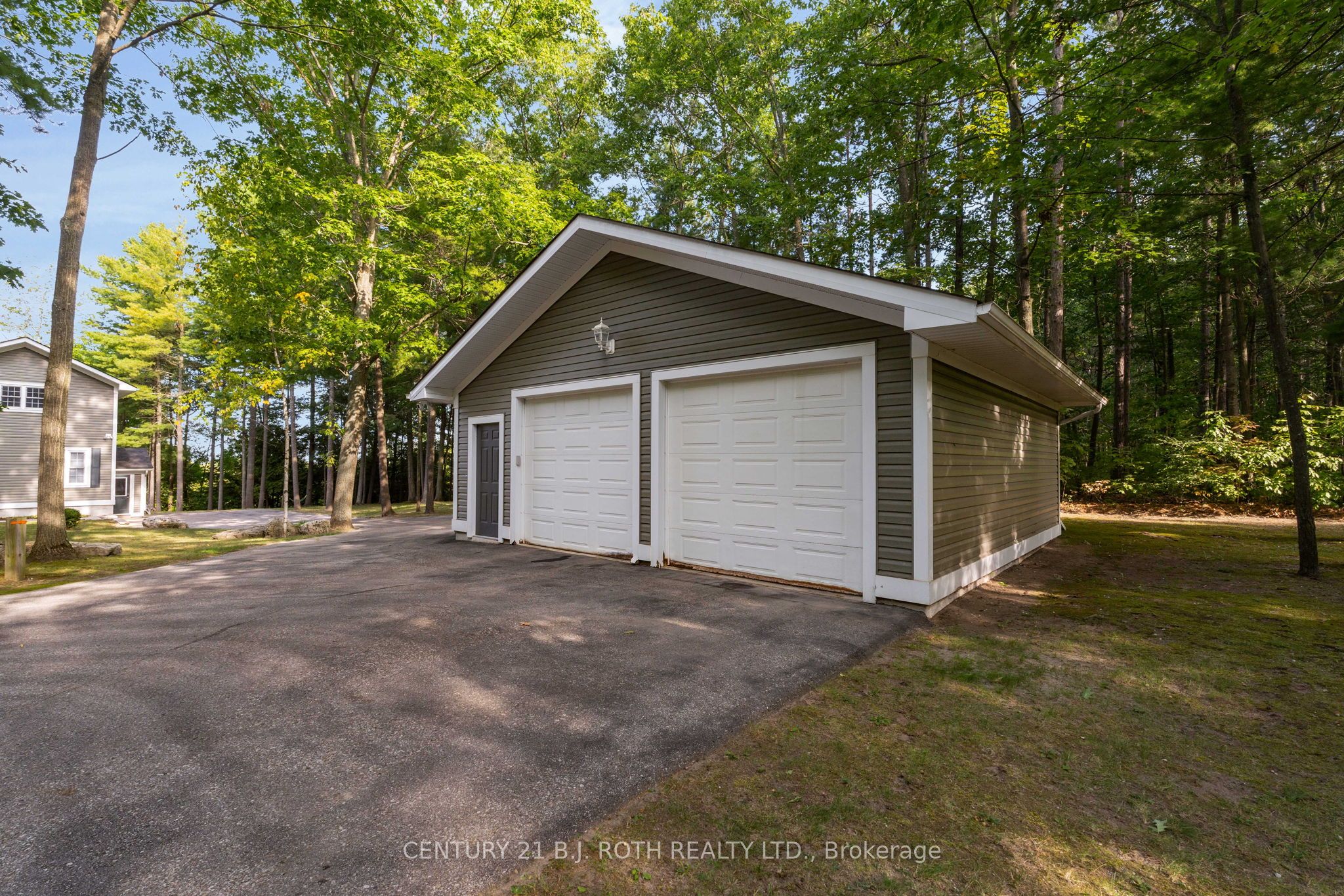 2710 Portage Trail, Springwater, ON L9X 0J3 photo 3