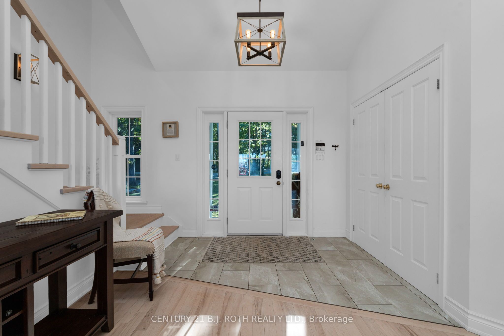 2710 Portage Trail, Springwater, ON L9X 0J3 photo 4