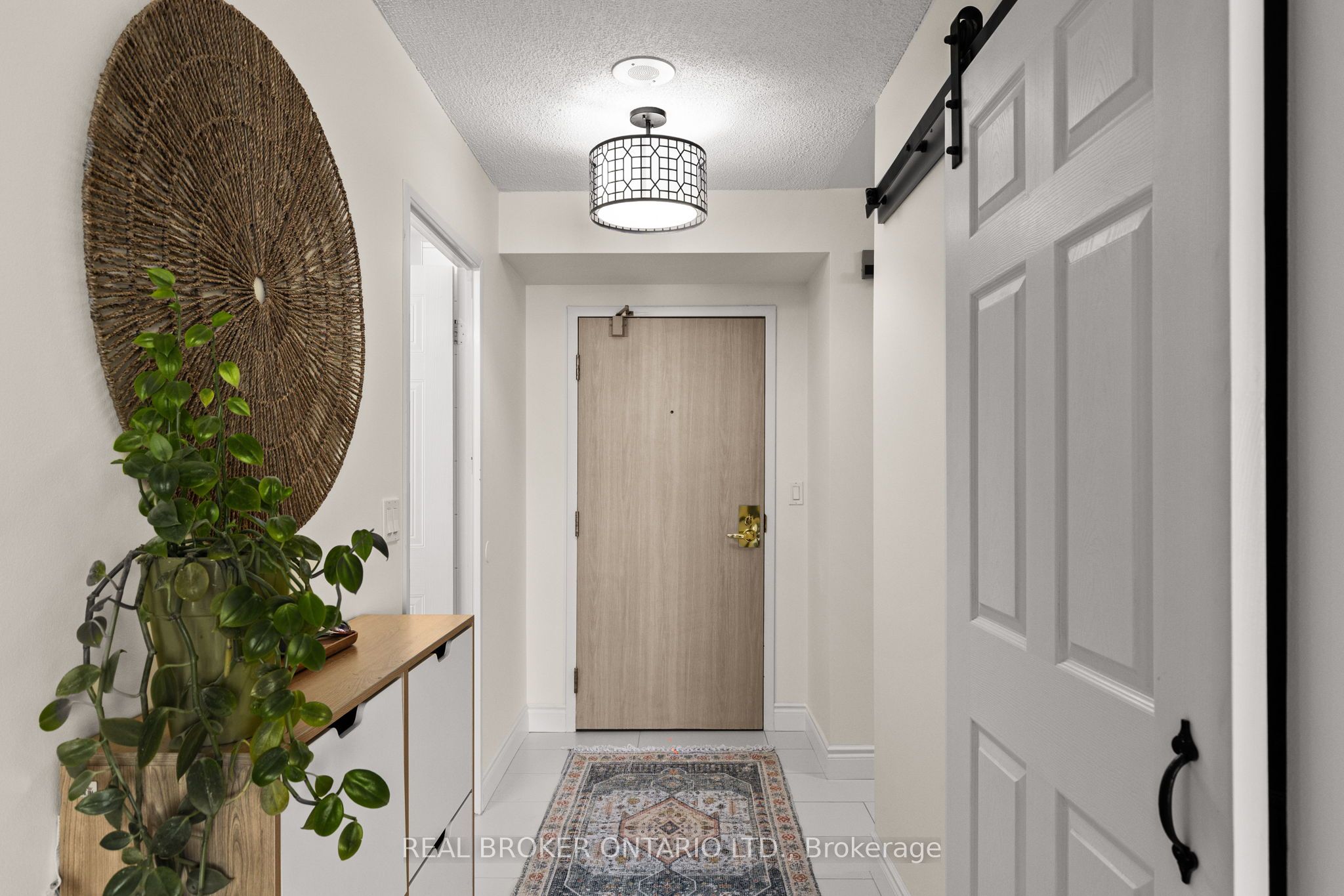 140 Dunlop Street E 504, Barrie, ON L4M 6H9 photo 4