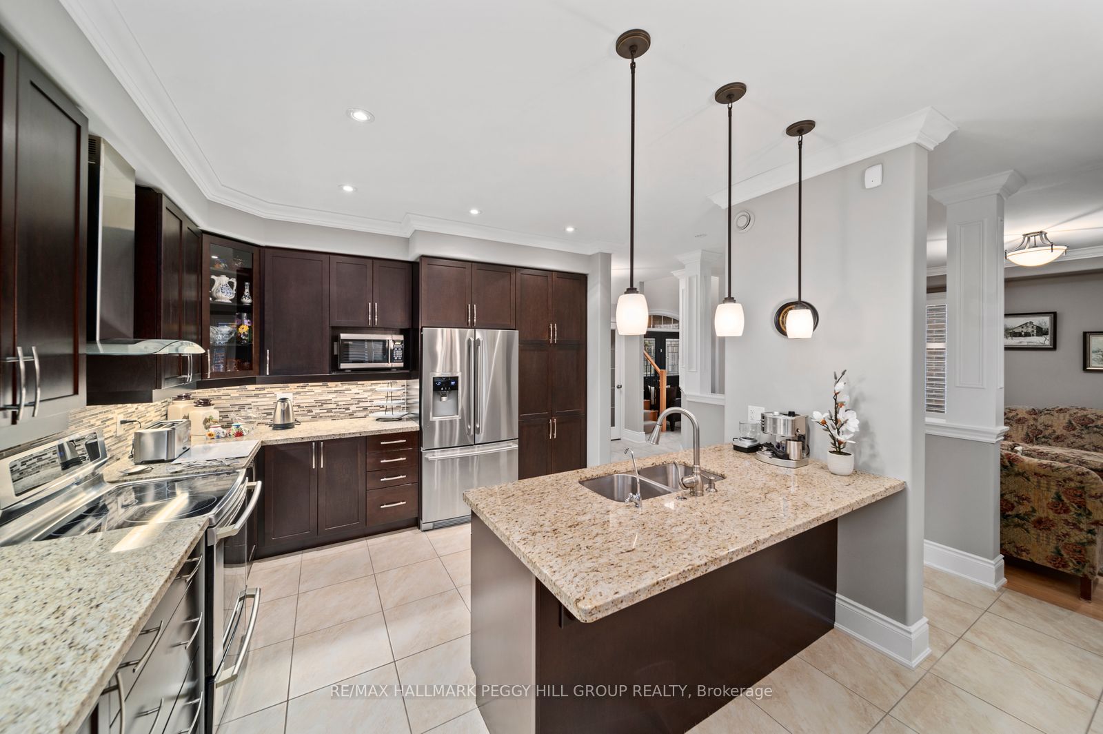 36 Auburn Court, Barrie, ON L4N 6G9 photo 2