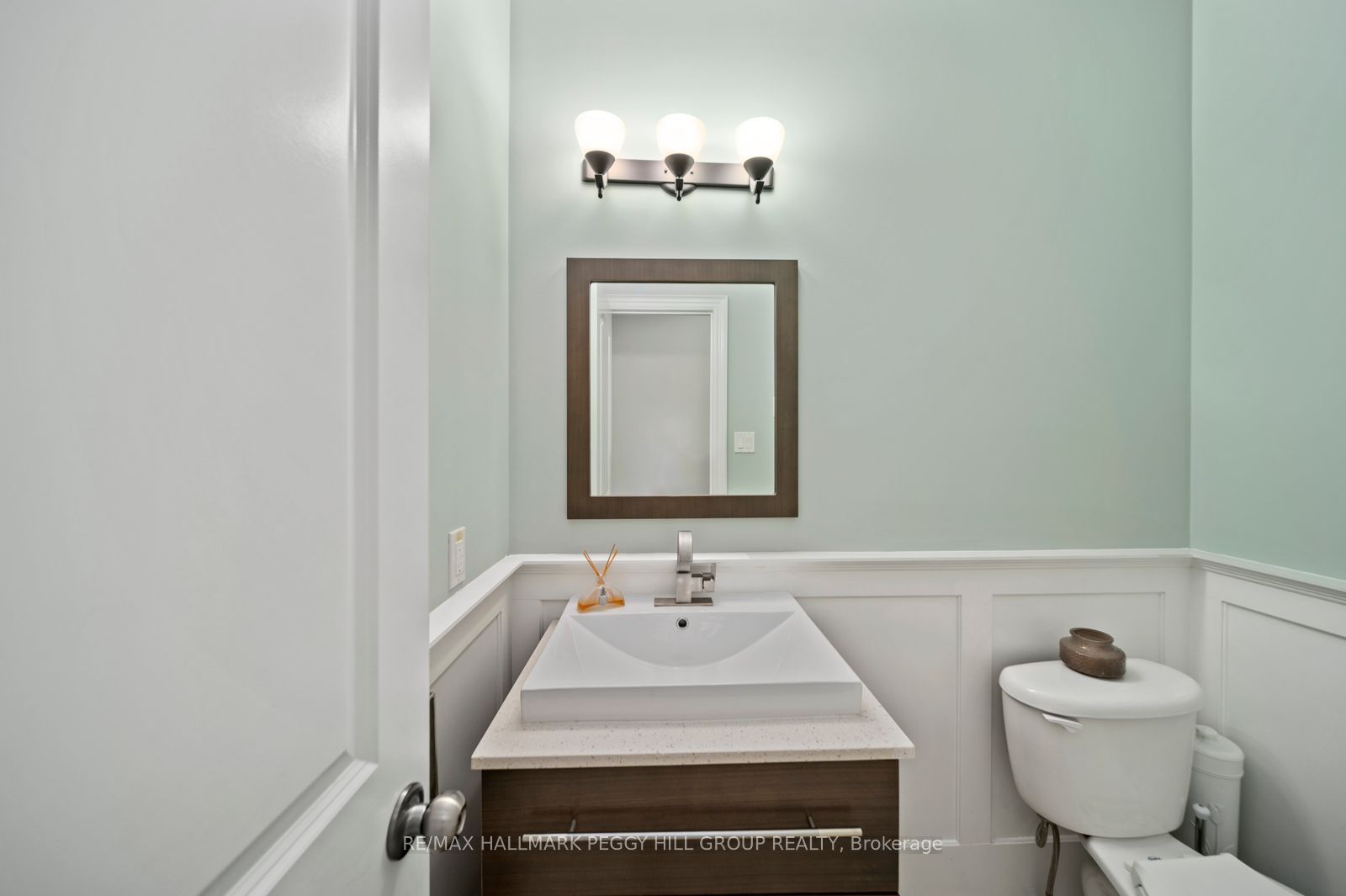 36 Auburn Court, Barrie, ON L4N 6G9 photo 5