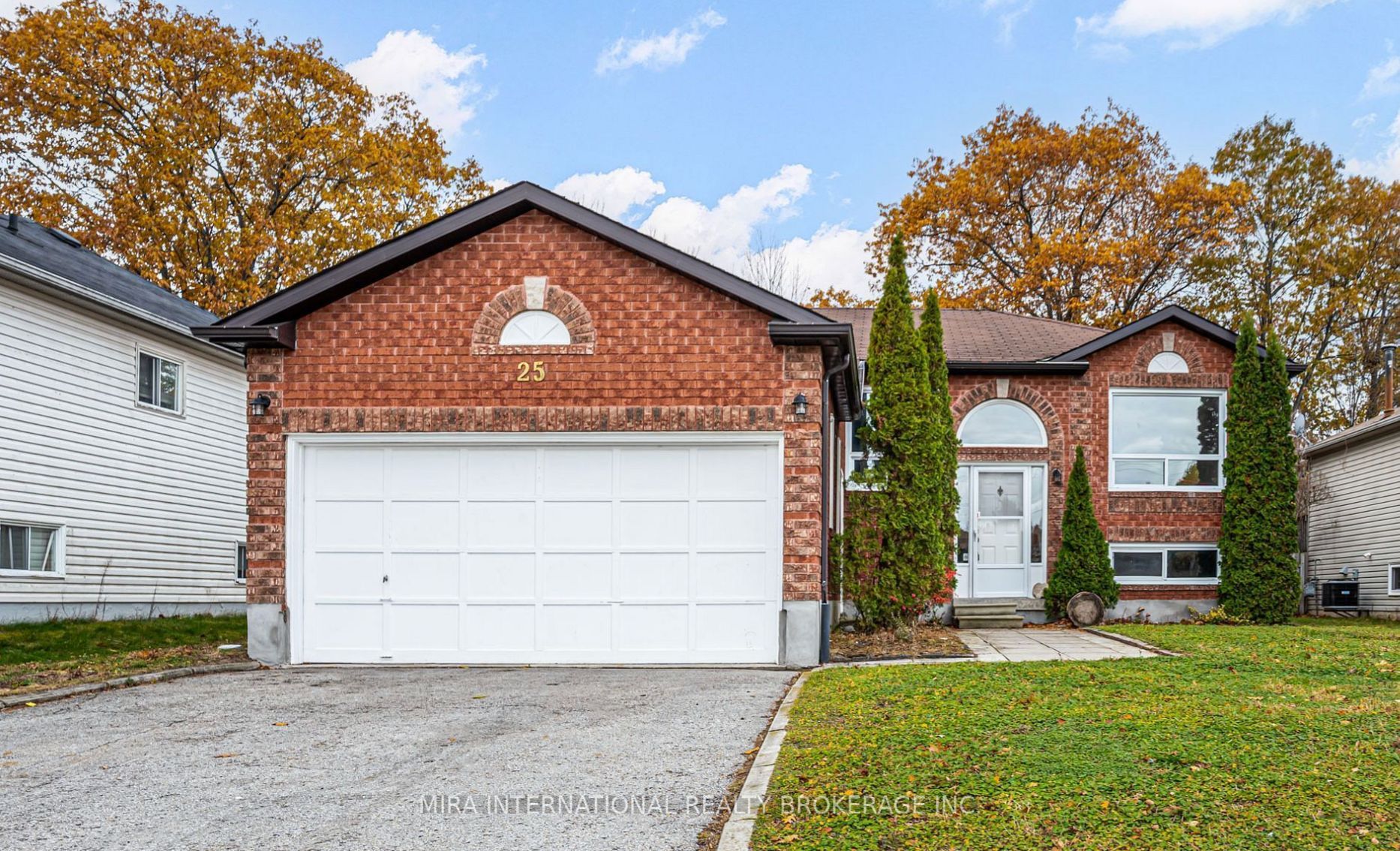 25 Leo Boulevard, Wasaga Beach, ON L9Z 1C7