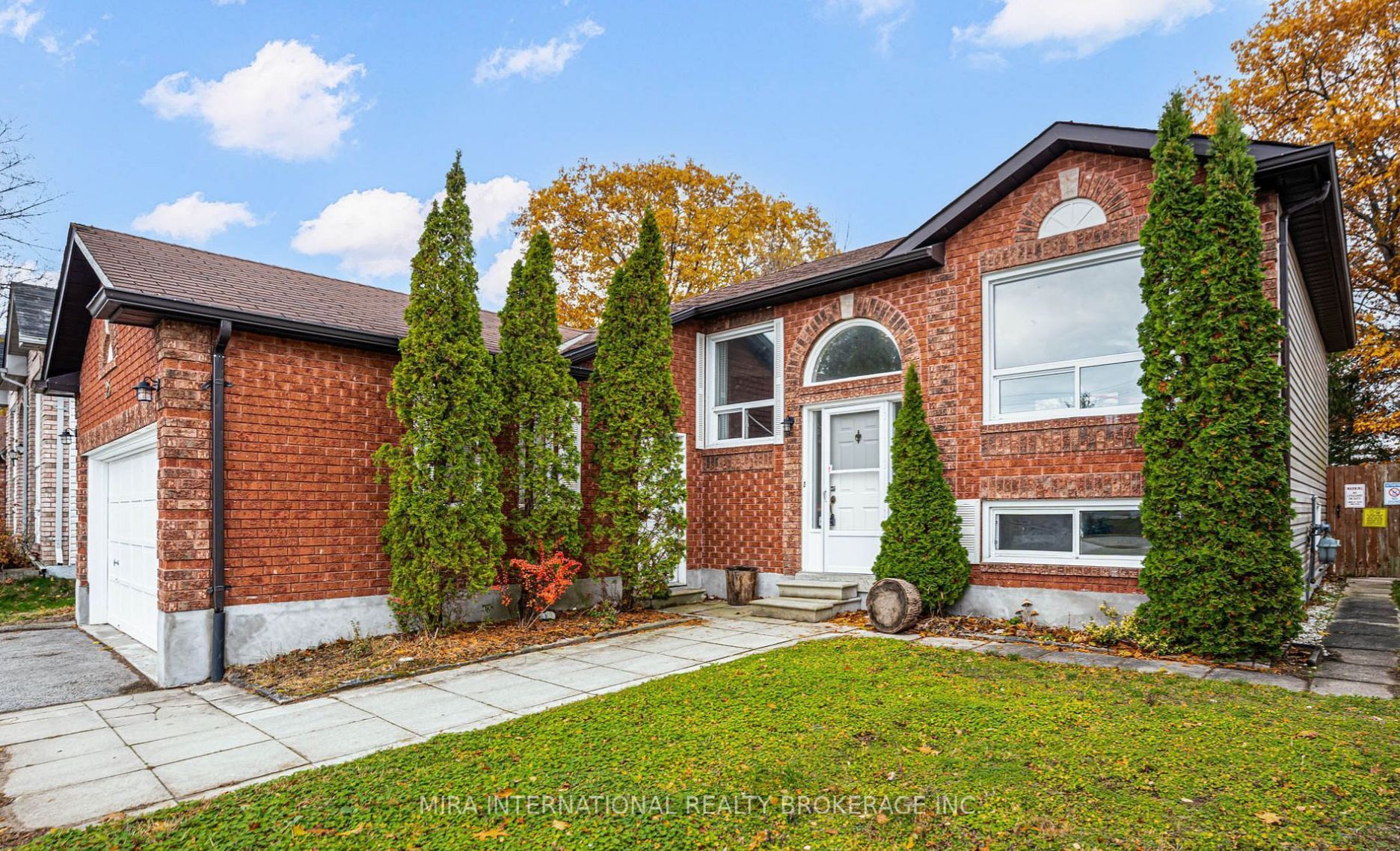25 Leo Boulevard, Wasaga Beach, ON L9Z 1C7 photo 2