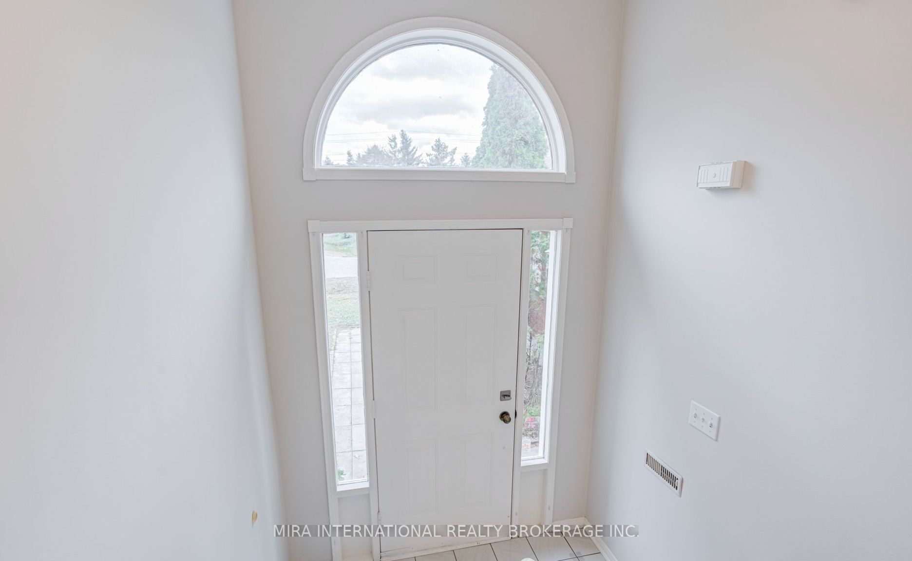 25 Leo Boulevard, Wasaga Beach, ON L9Z 1C7 photo 3