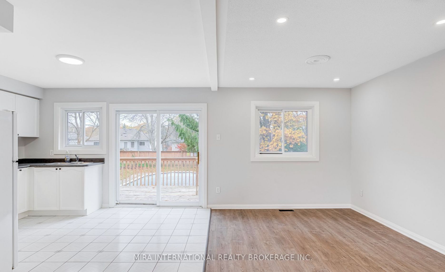 25 Leo Boulevard, Wasaga Beach, ON L9Z 1C7 photo 5