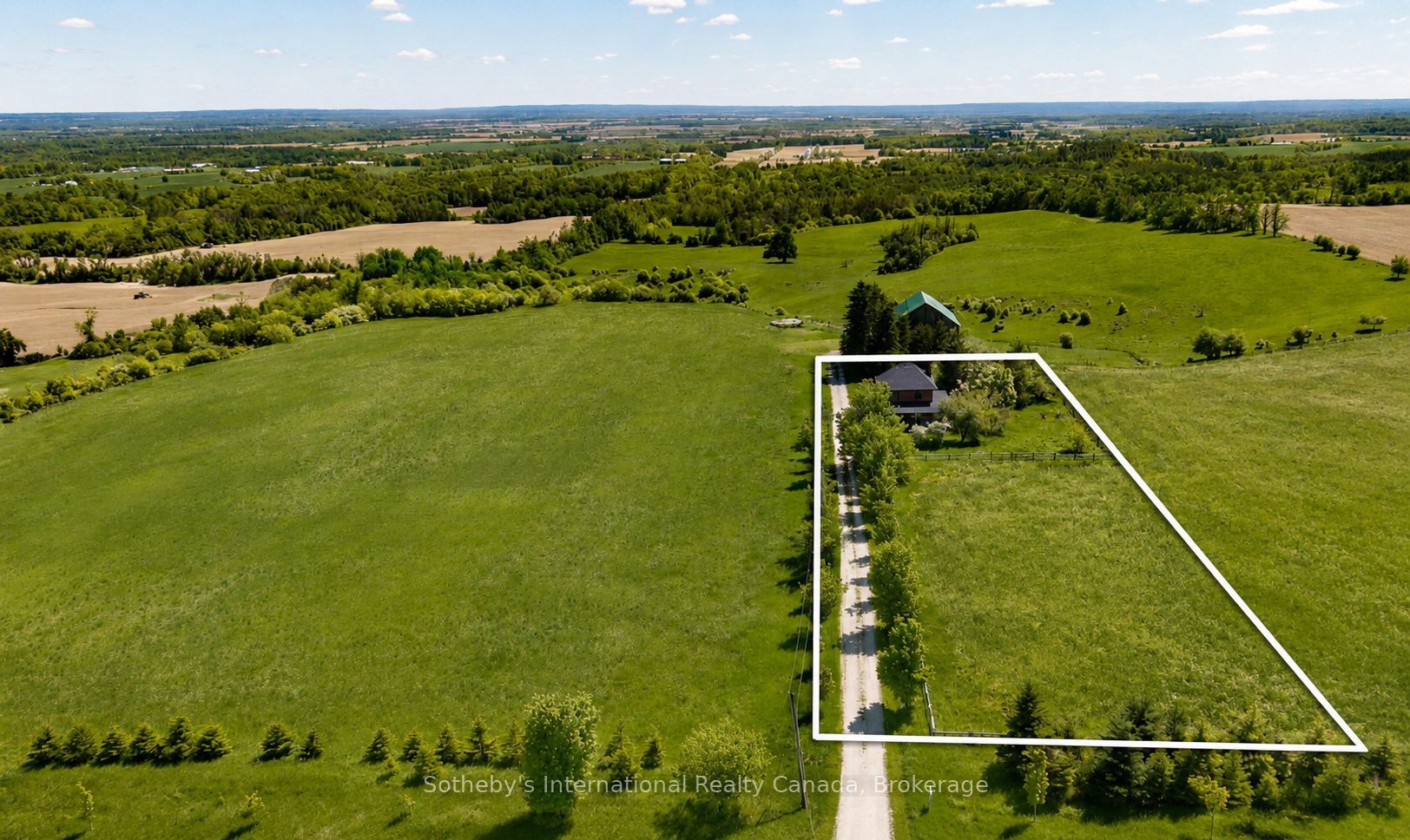 1943 Fairgrounds Road S, Clearview, ON L0M 1G0 photo 2
