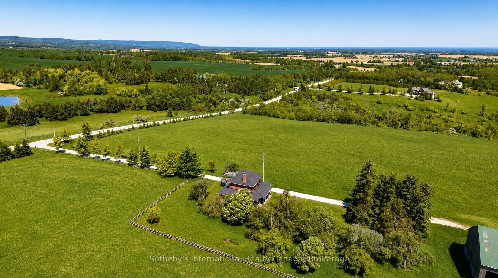 1943 Fairgrounds Road S, Clearview, ON L0M 1G0 photo 3