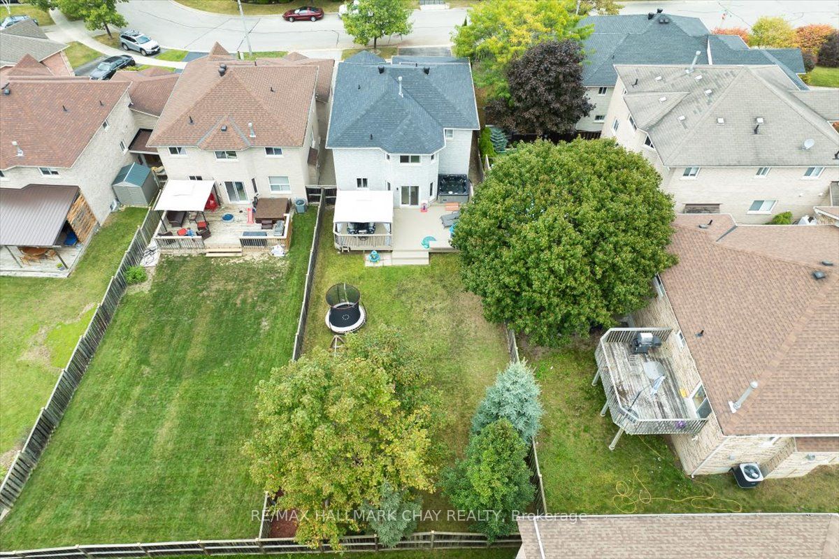 3 Bell Street, Barrie, ON L4N 0J2 photo 3