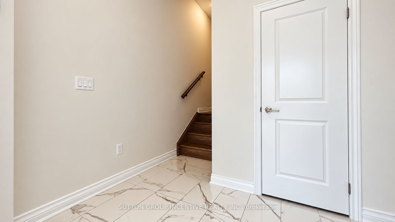 152 Greer Street, Barrie, ON L9R 0R6 photo 2