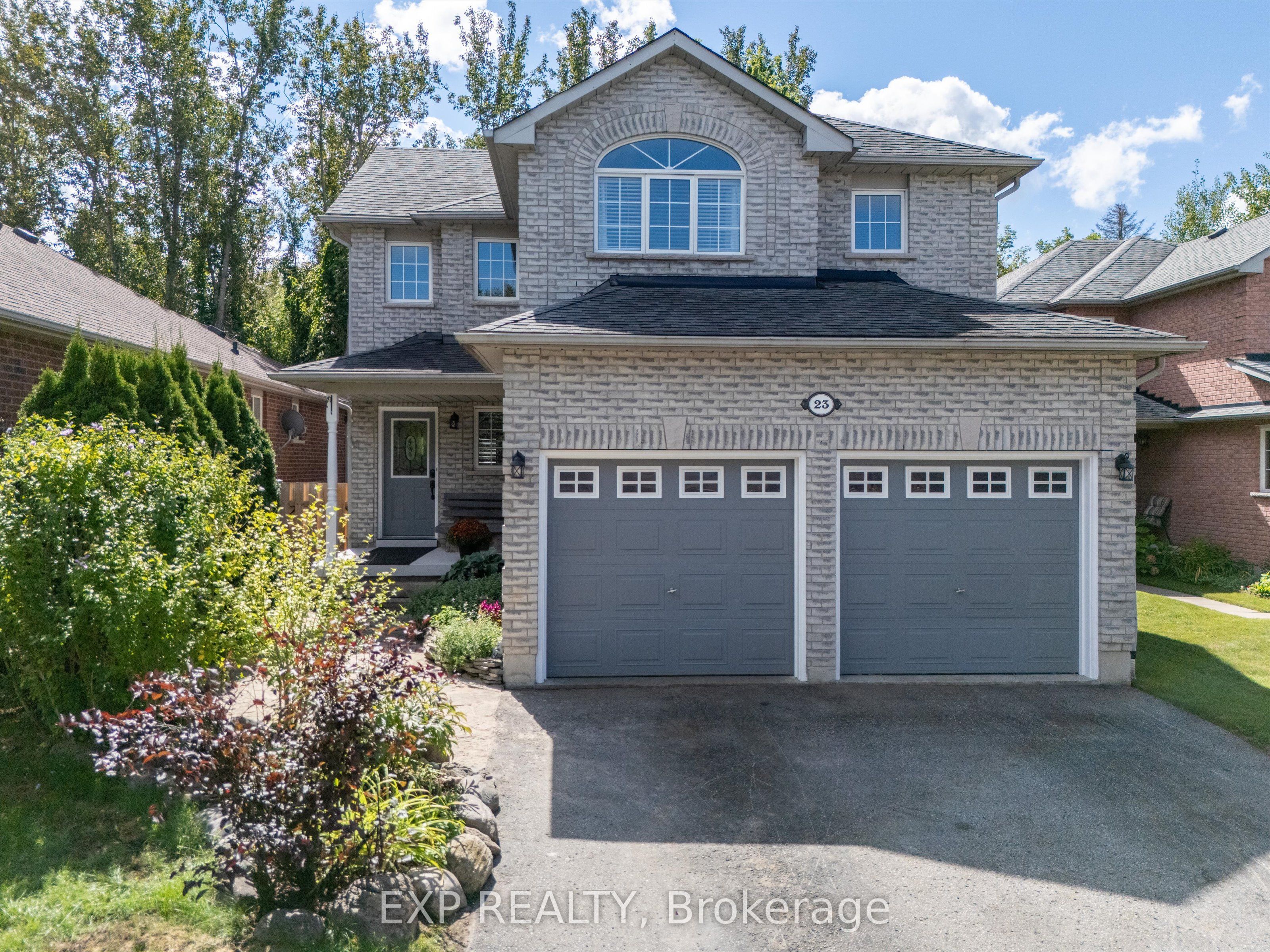 23 Mckenzie Crescent, Barrie, ON L4N 5R5