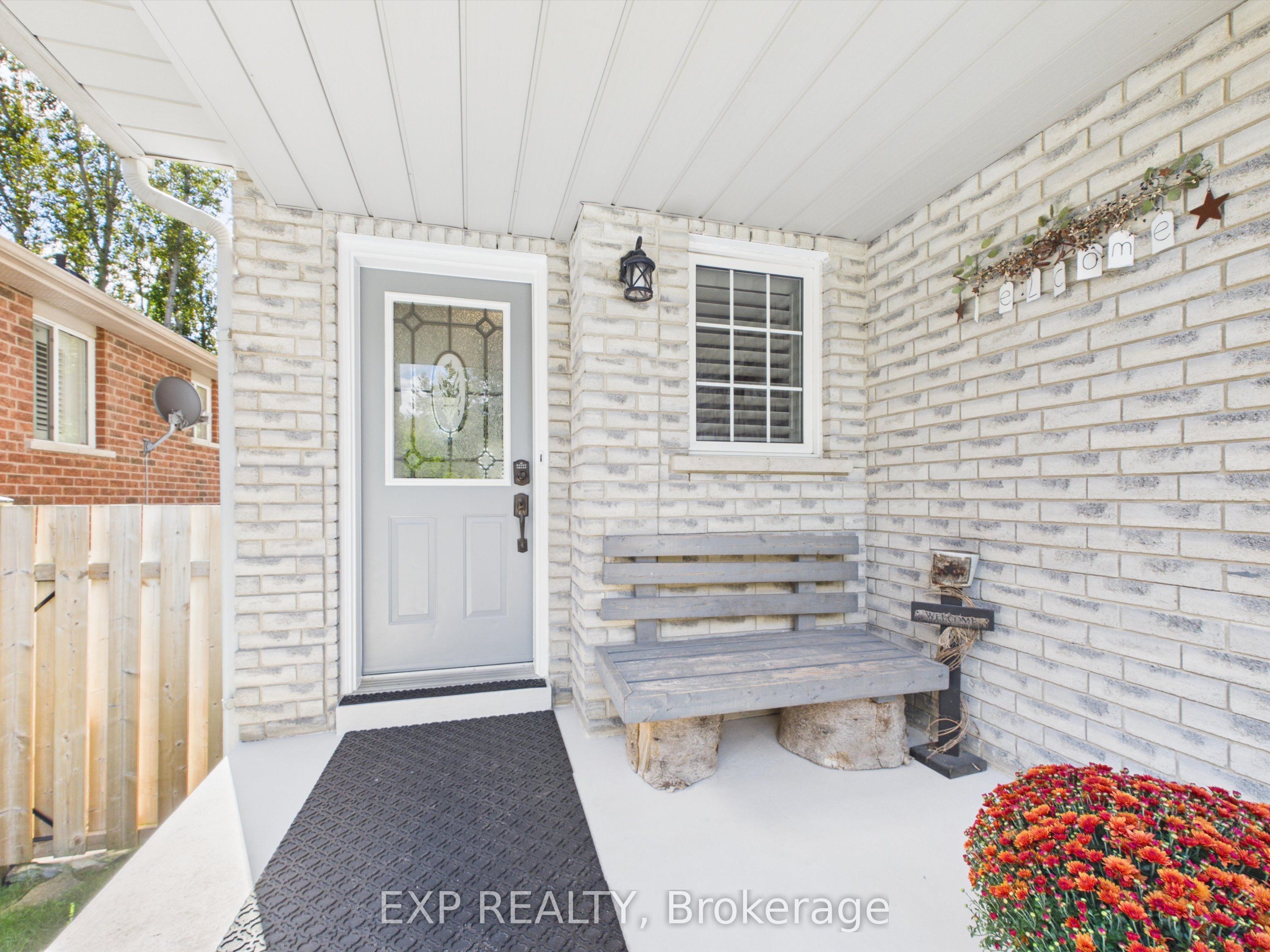 23 Mckenzie Crescent, Barrie, ON L4N 5R5 photo 3