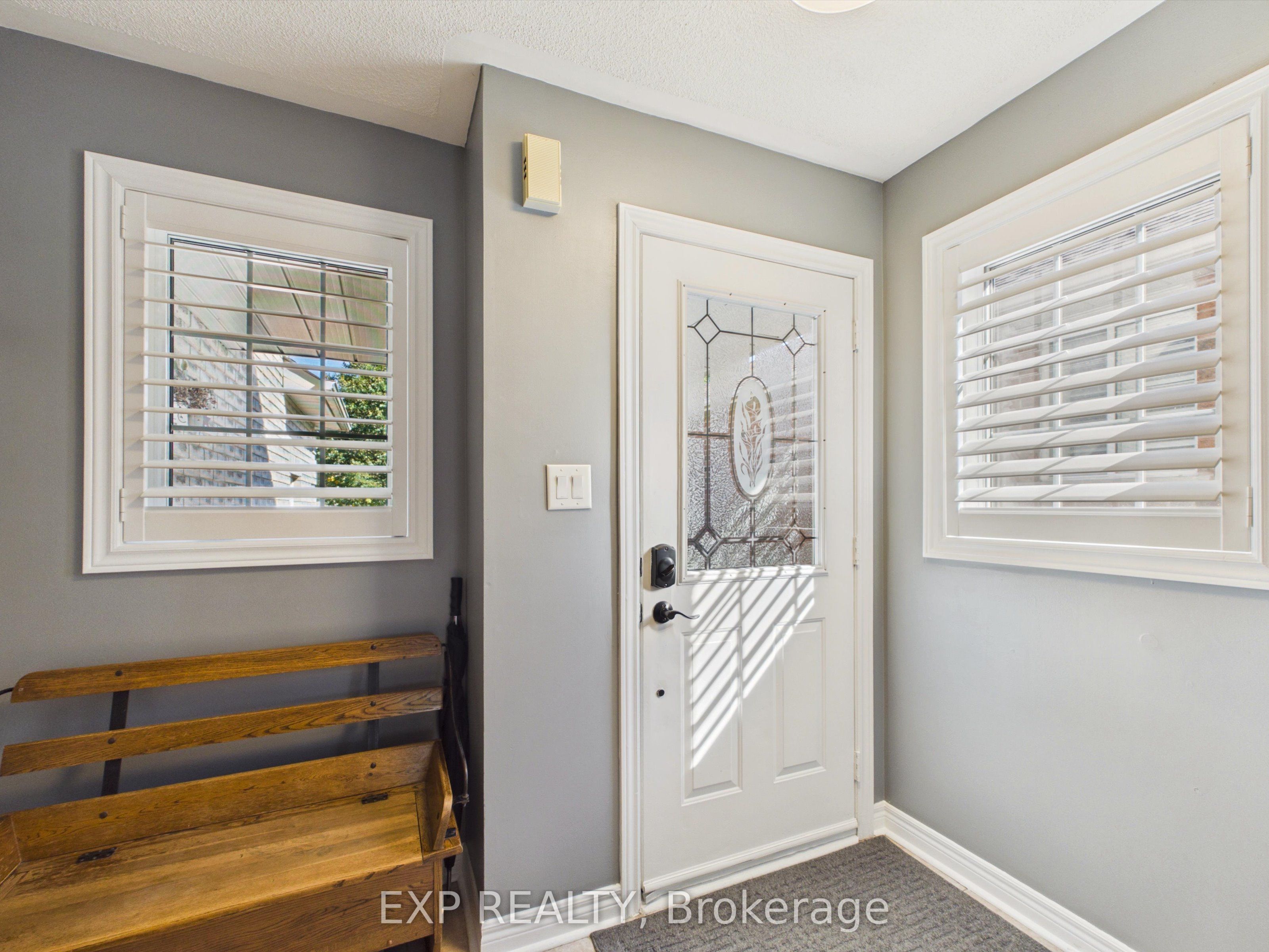 23 Mckenzie Crescent, Barrie, ON L4N 5R5 photo 4
