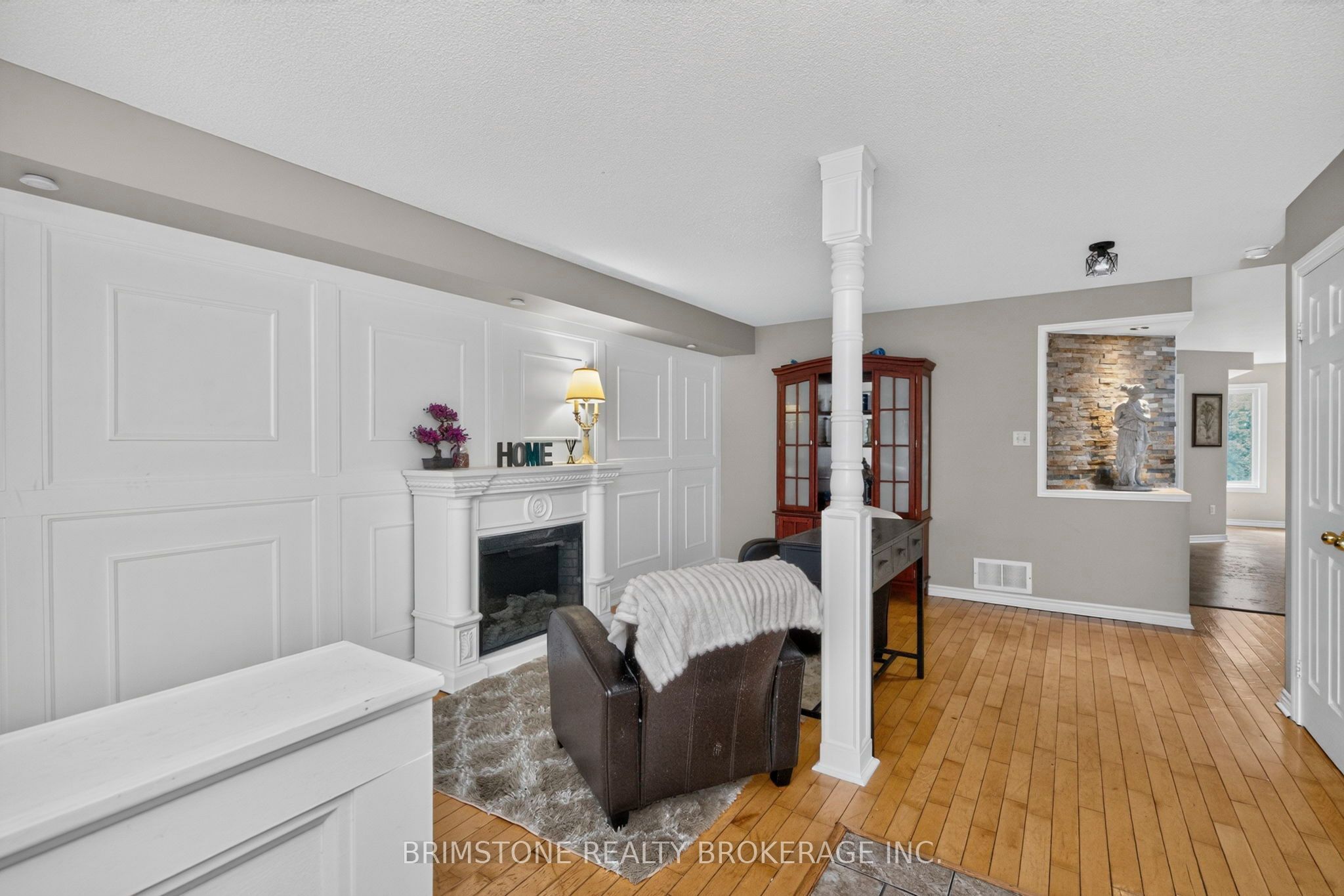 24 Stoneybrook Crescent, Barrie, ON L4N 0A6 photo 4