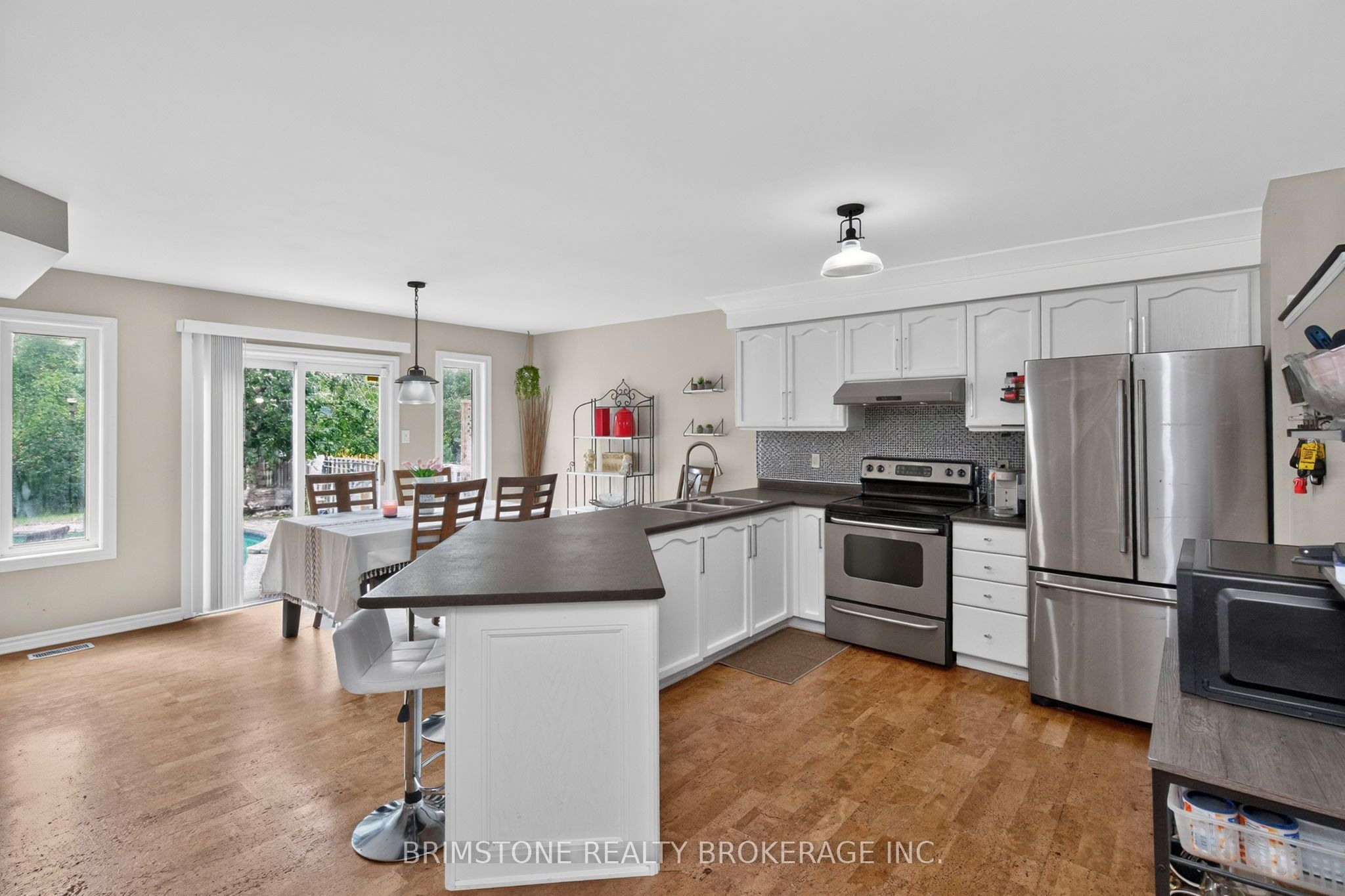 24 Stoneybrook Crescent, Barrie, ON L4N 0A6 photo 5