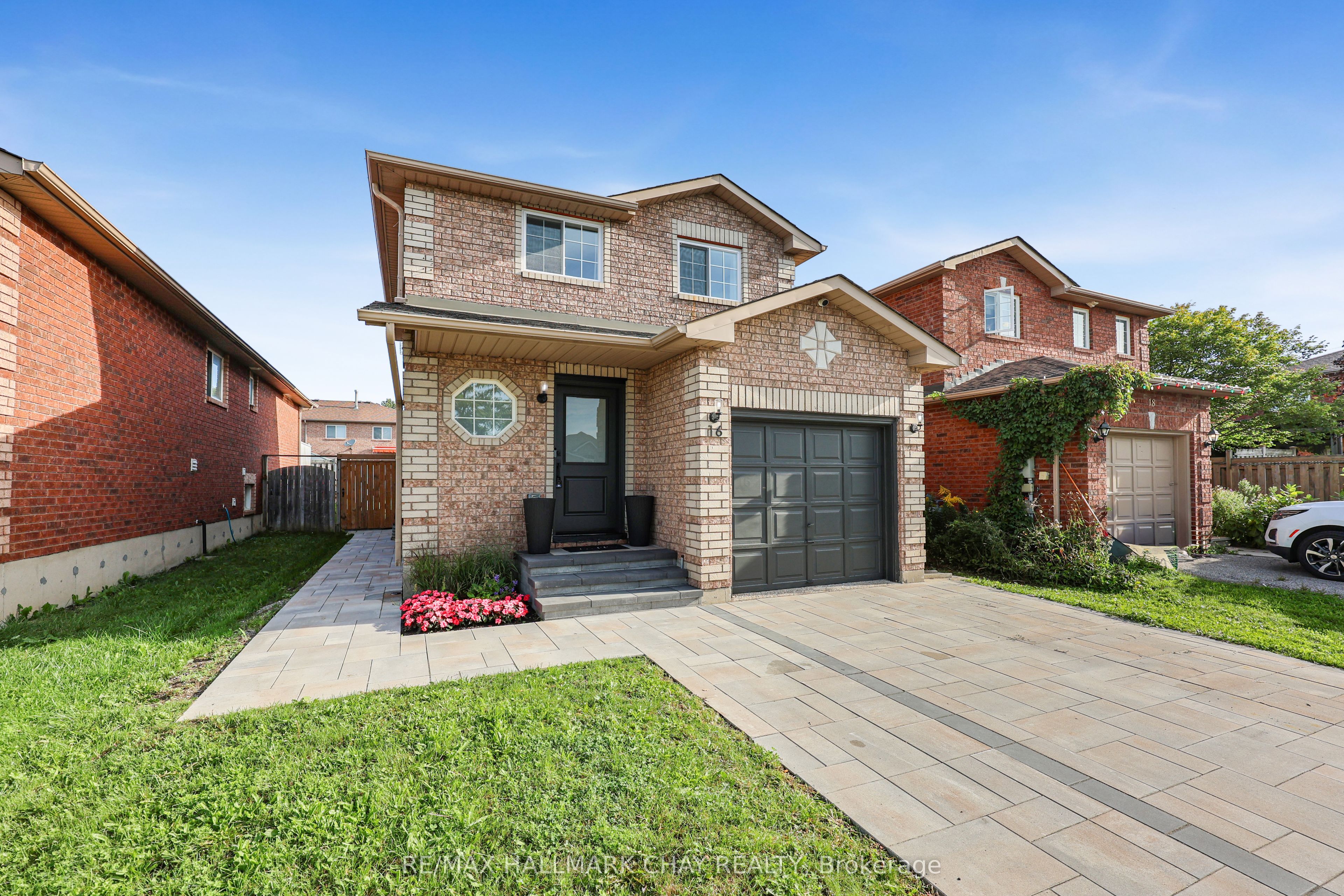 16 Buggs Gate, Barrie, ON L4M 7A9