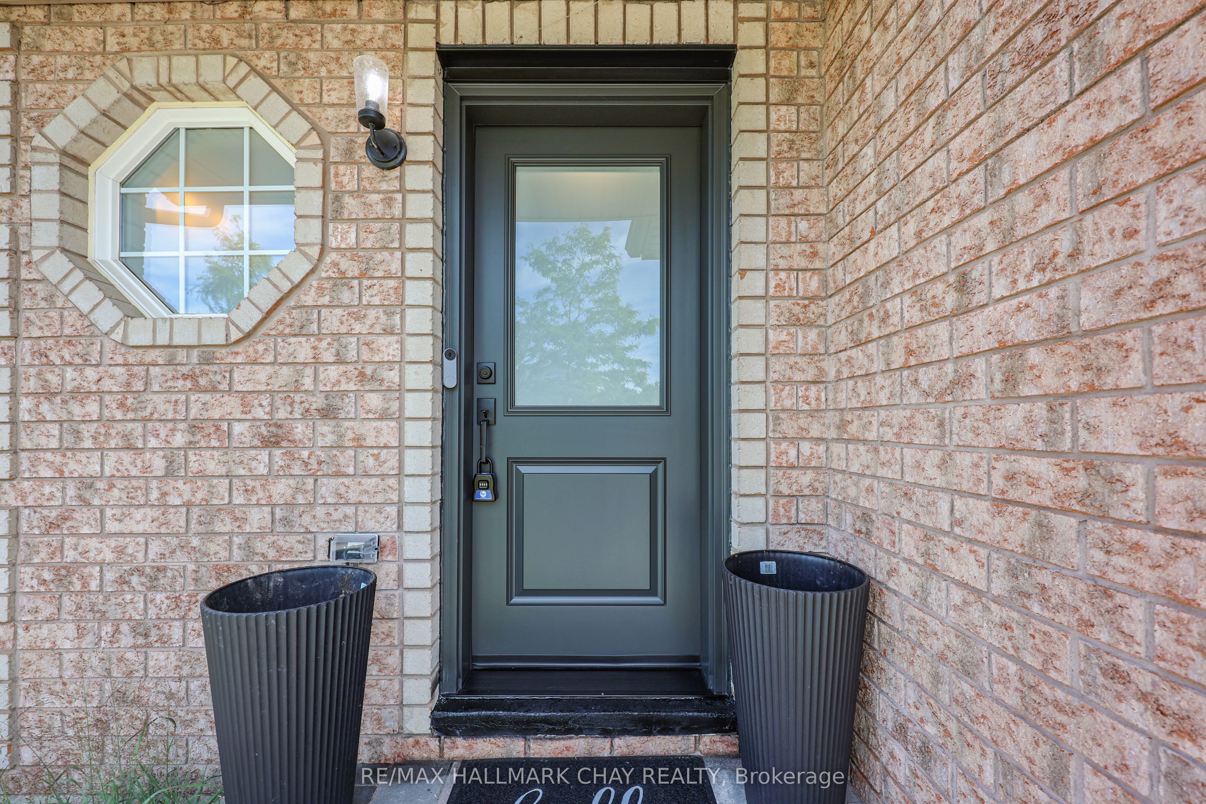 16 Buggs Gate, Barrie, ON L4M 7A9 photo 2
