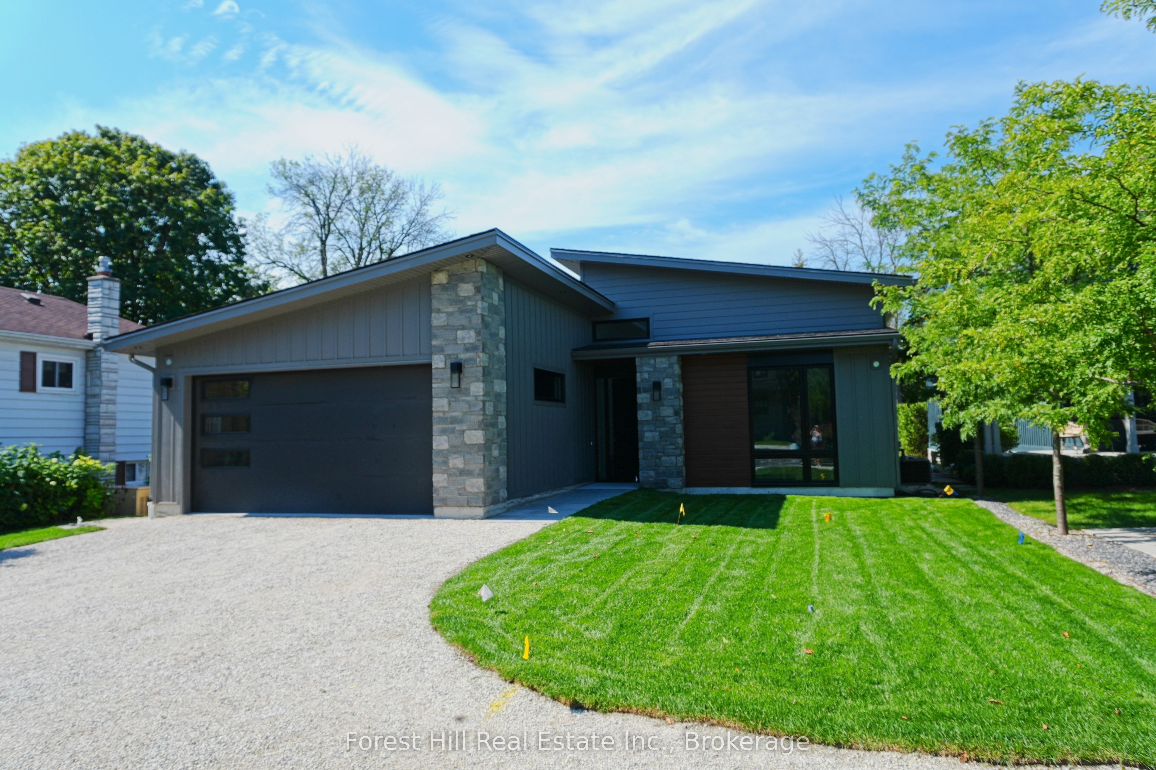 29 Niagara Street N, Collingwood, ON L9Y 3X1 photo 2