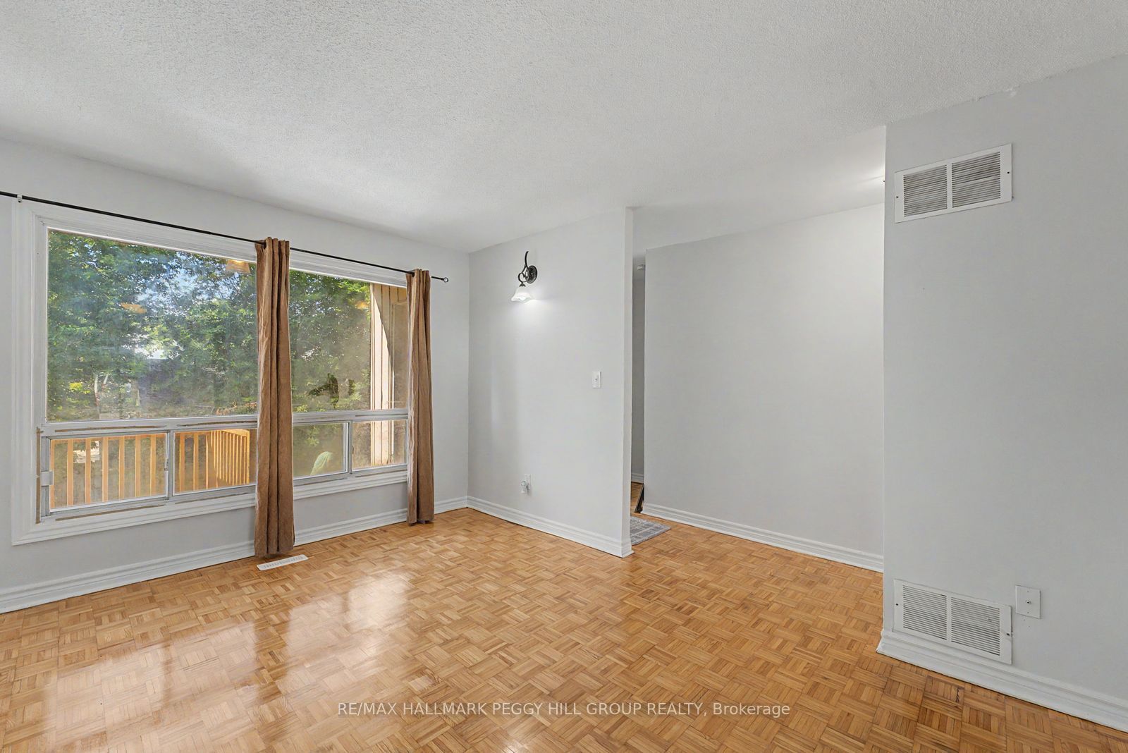 275 Blake Street 25, Barrie, ON L4M 1K7 photo 2