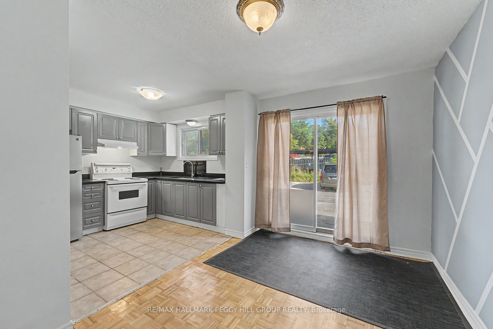 275 Blake Street 25, Barrie, ON L4M 1K7 photo 4
