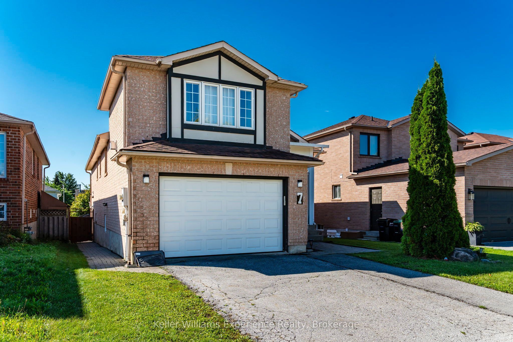 7 Golds Crescent, Barrie, ON L4N 8R2 photo 3