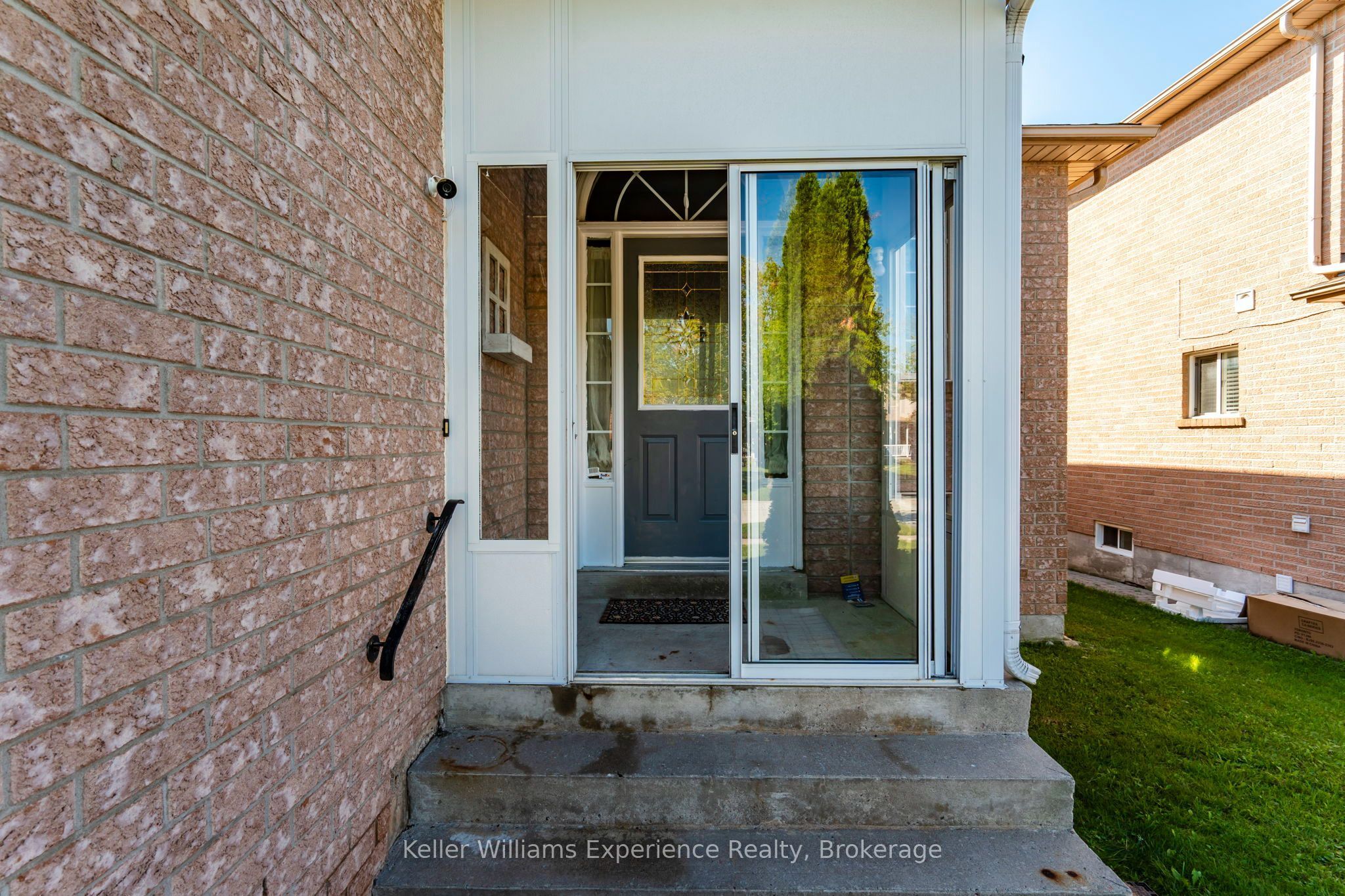 7 Golds Crescent, Barrie, ON L4N 8R2 photo 4