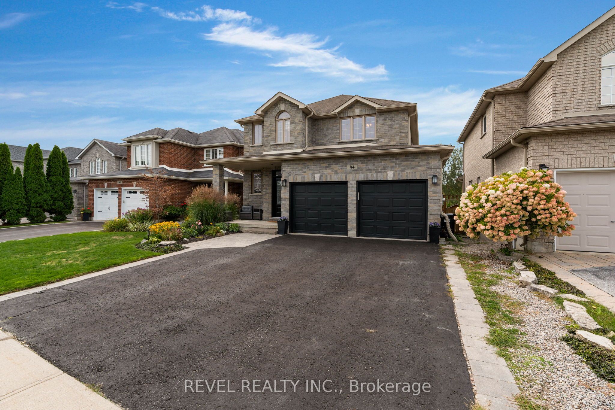 44 Graihawk Drive, Barrie, ON L4N 6G7 photo 2