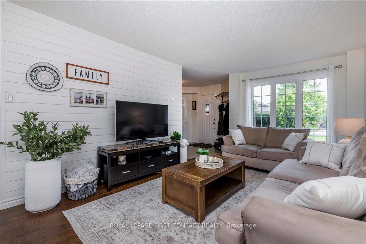 15 Sherwood Court, Barrie, ON L4N 9V2 photo 4