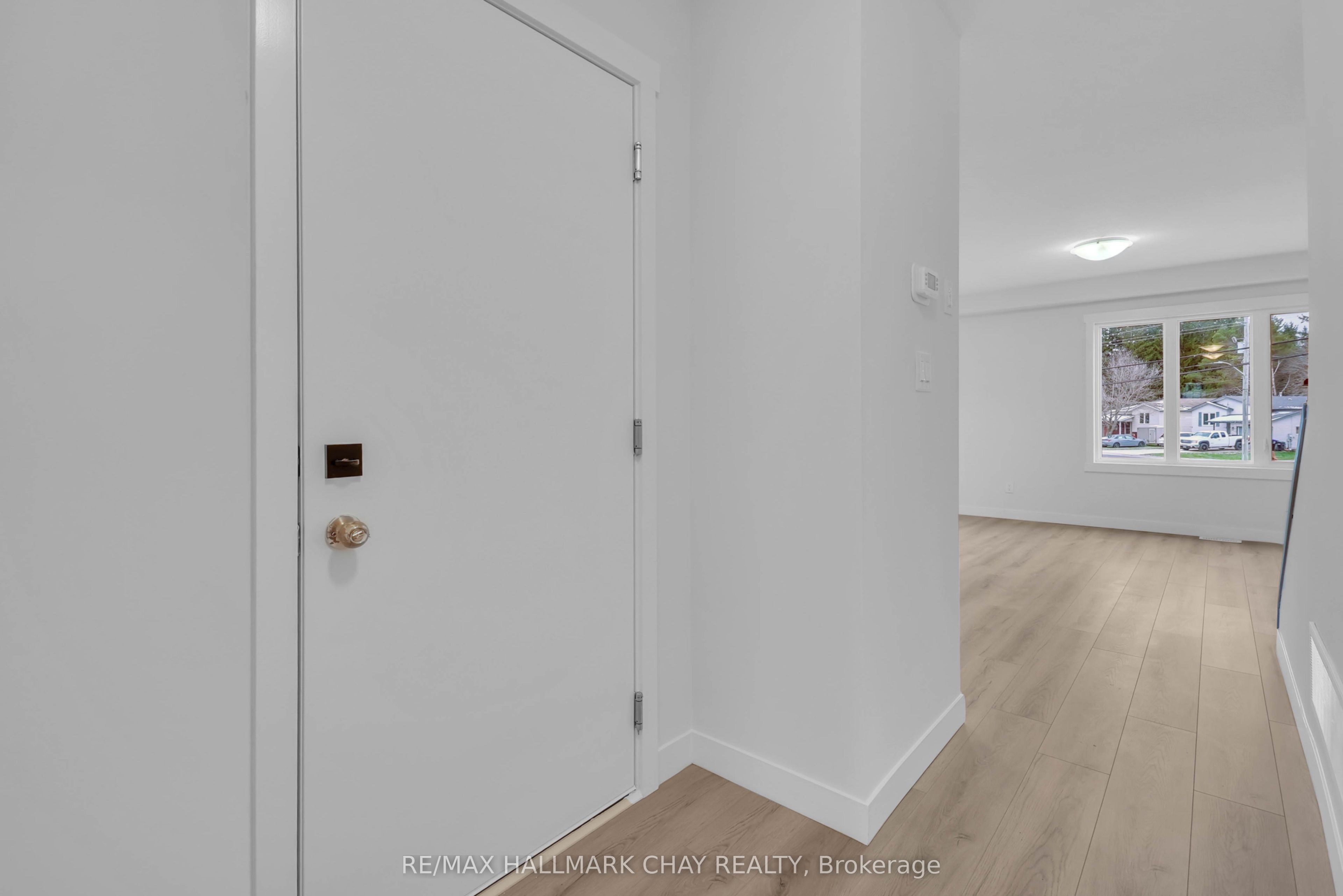 6 Beverly Street, Springwater, ON L0L 1P0 photo 3