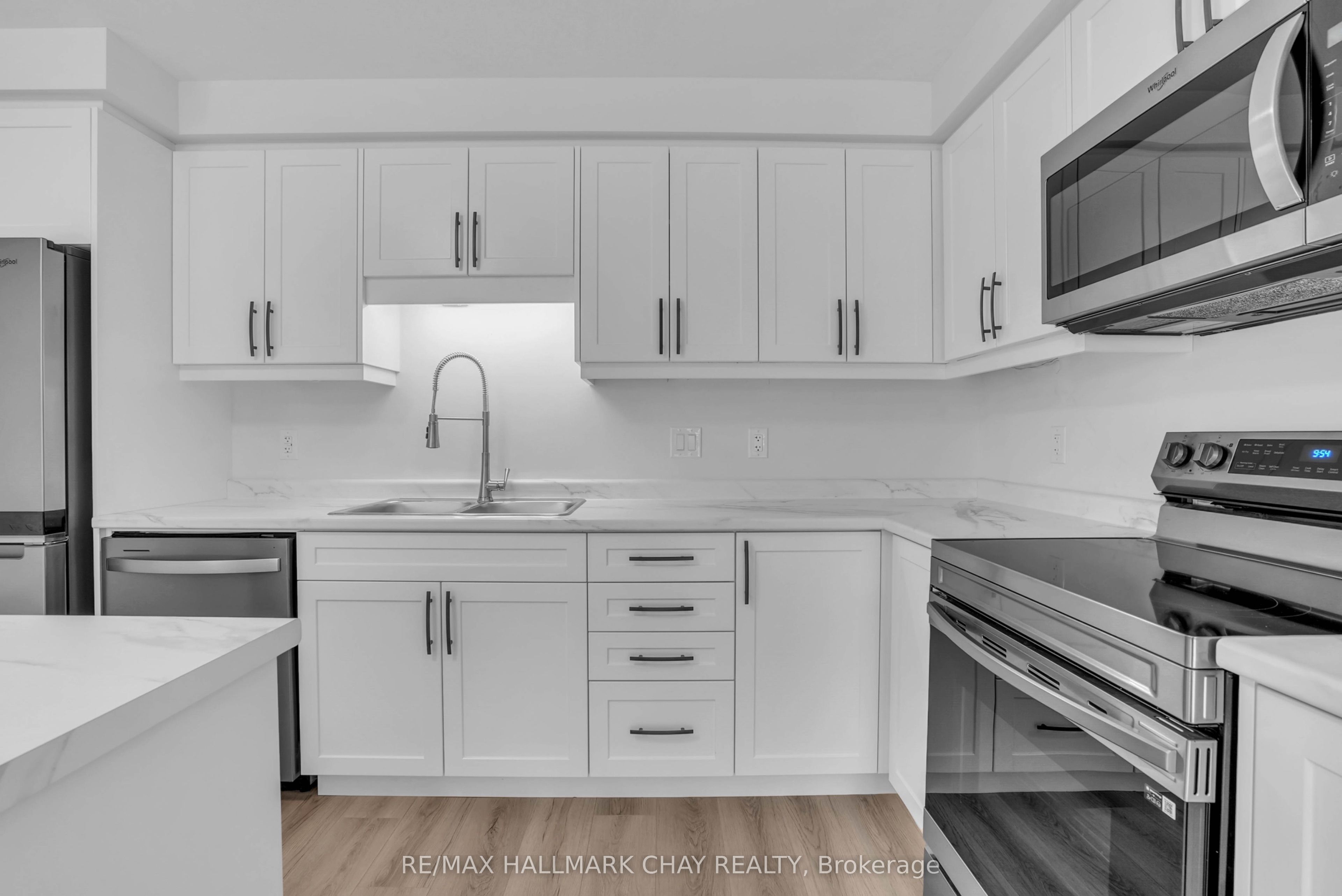 6 Beverly Street, Springwater, ON L0L 1P0 photo 5