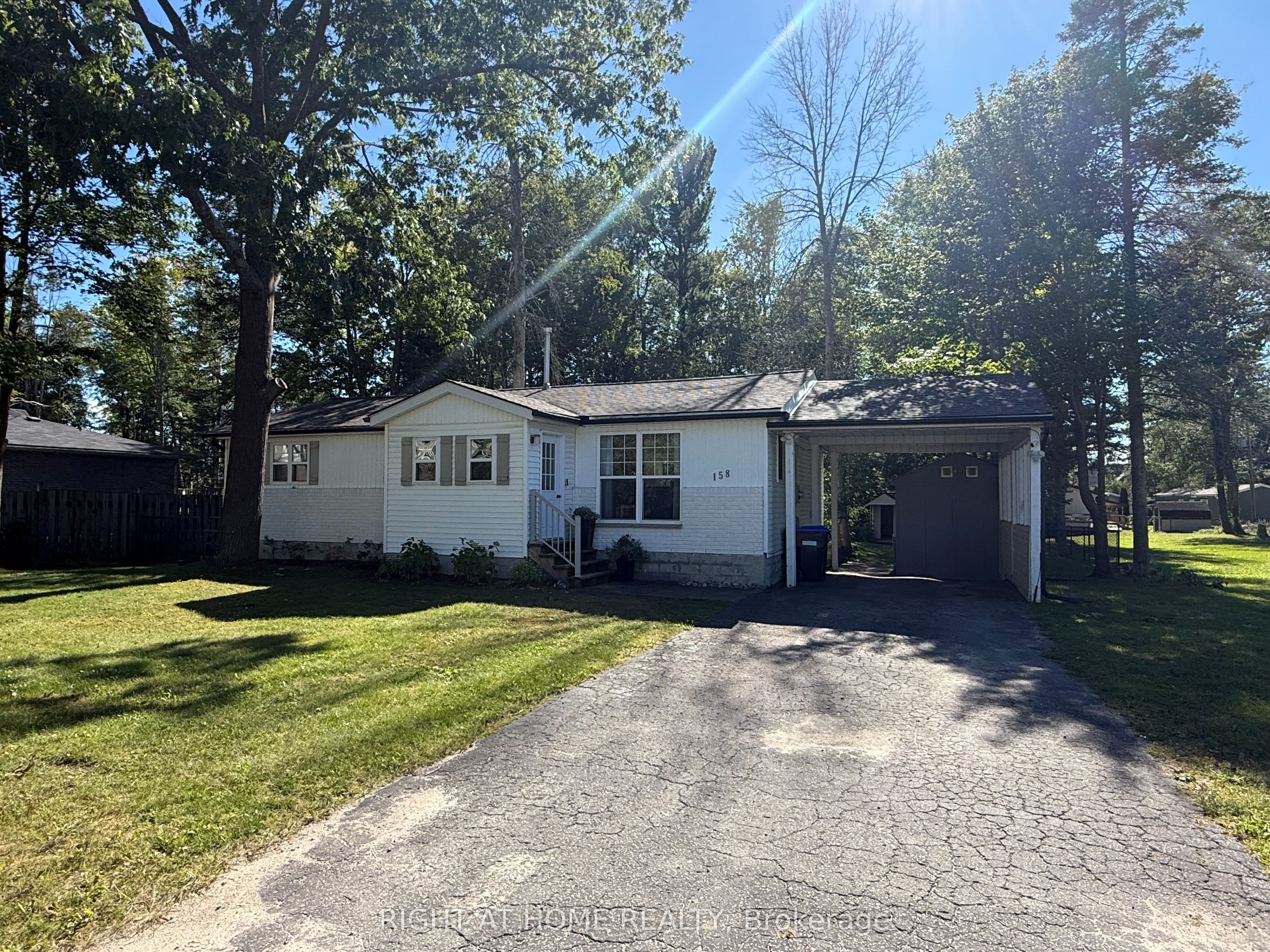 158 Zoo Park Road, Wasaga Beach, ON L9Z 2P2 photo 3