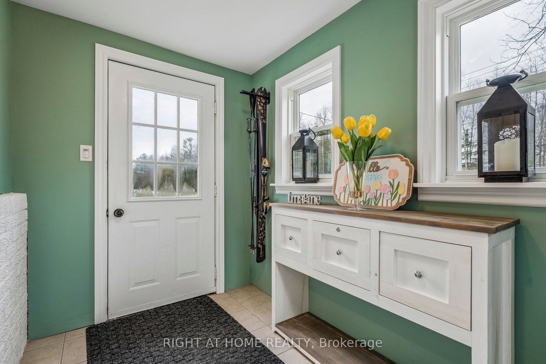 158 Zoo Park Road, Wasaga Beach, ON L9Z 2P2 photo 4