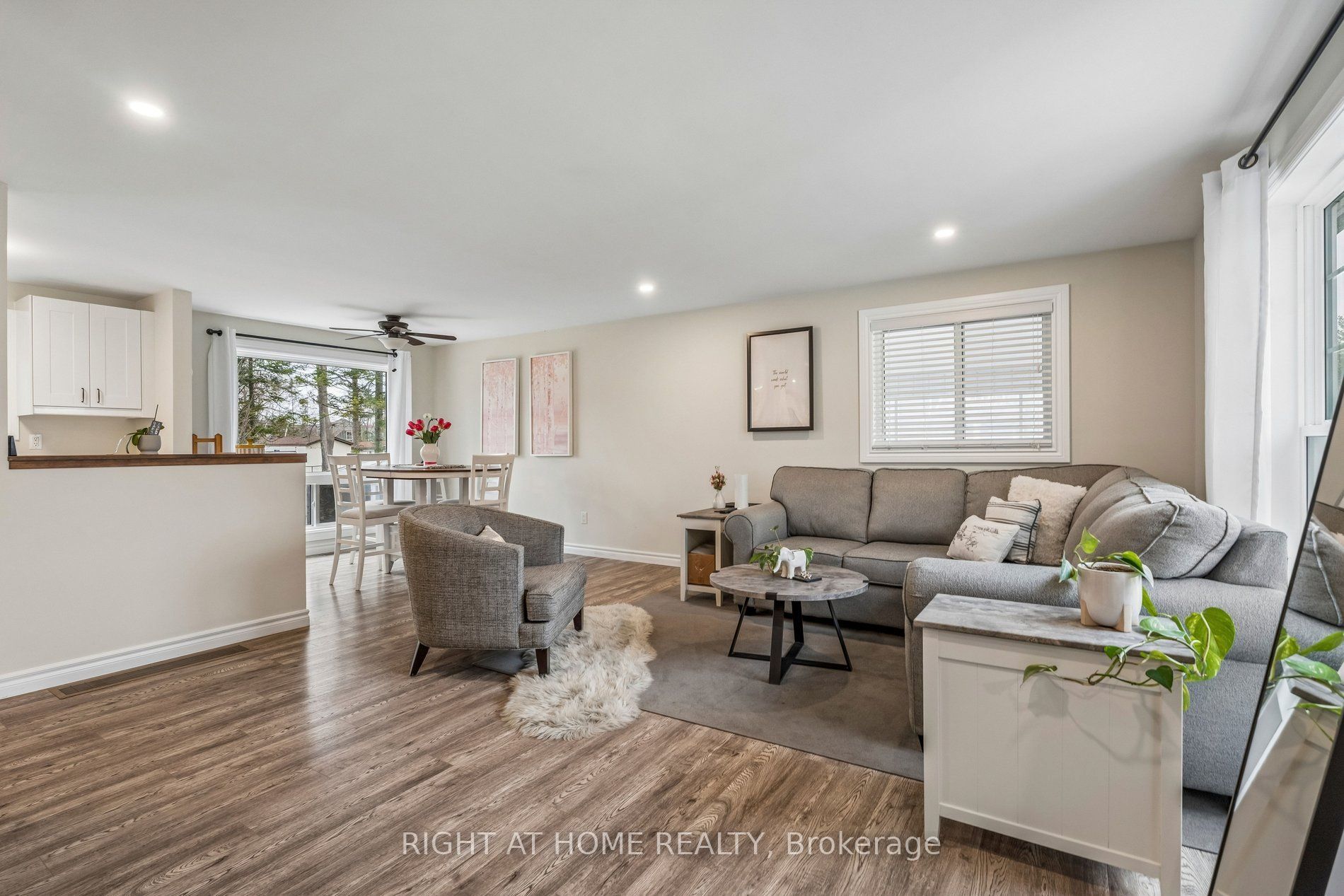 158 Zoo Park Road, Wasaga Beach, ON L9Z 2P2 photo 5