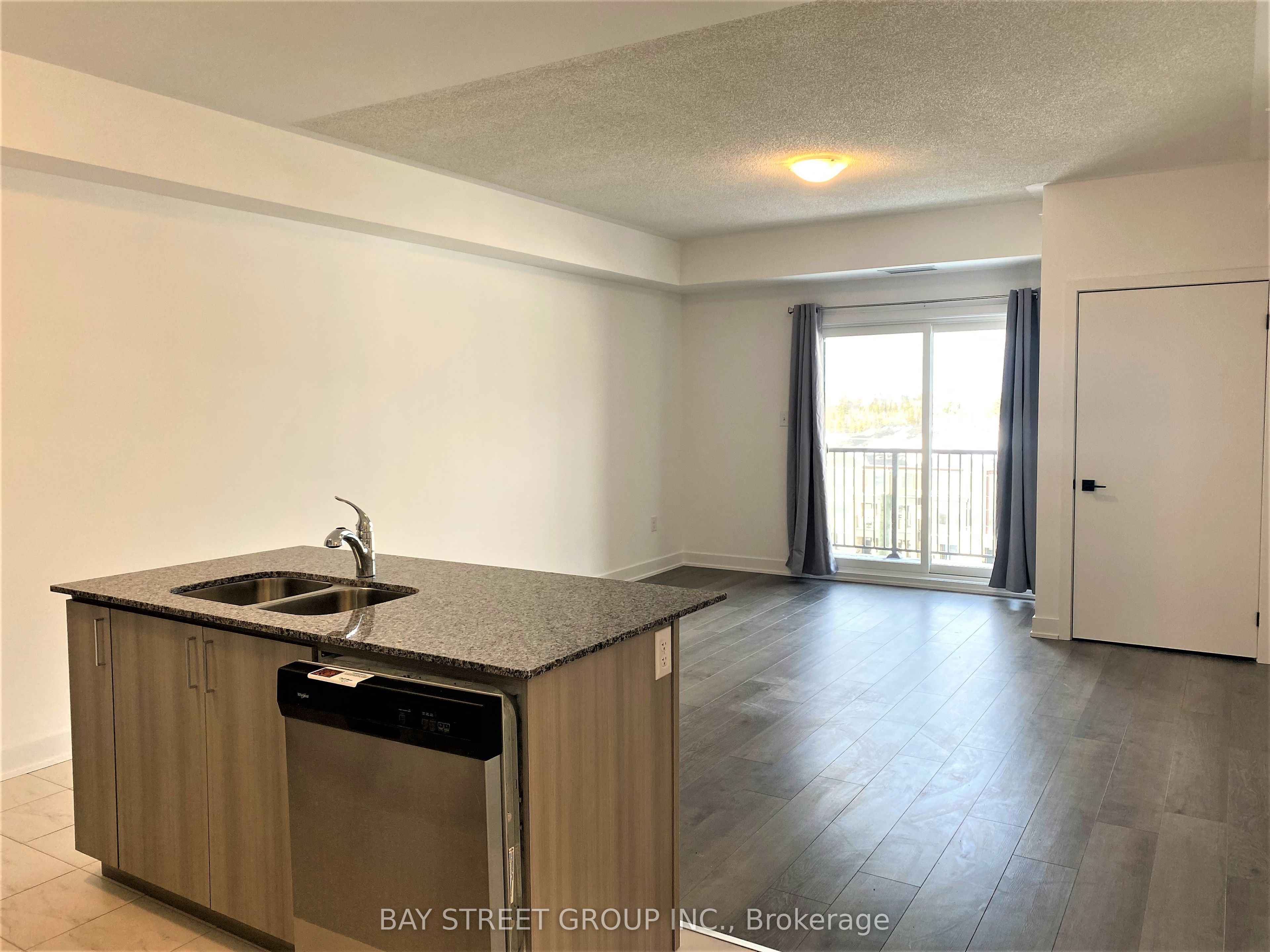 4 Spice Way 414, Barrie, ON L9J 0M2 photo 3