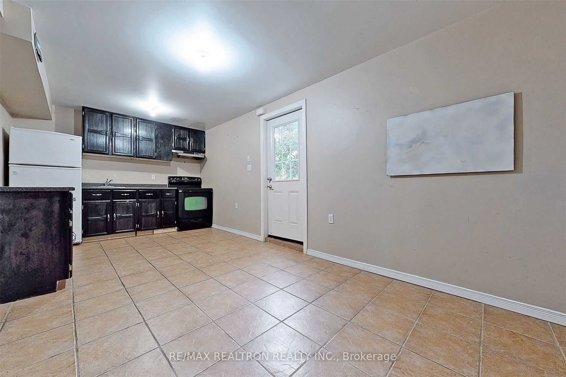 48 Jones Drive, Barrie, ON L4M 6H7 photo 2
