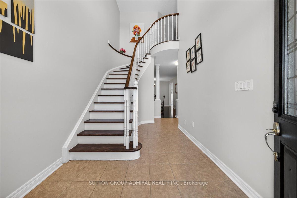 6 White Crescent, Barrie, ON L4N 7M1 photo 3