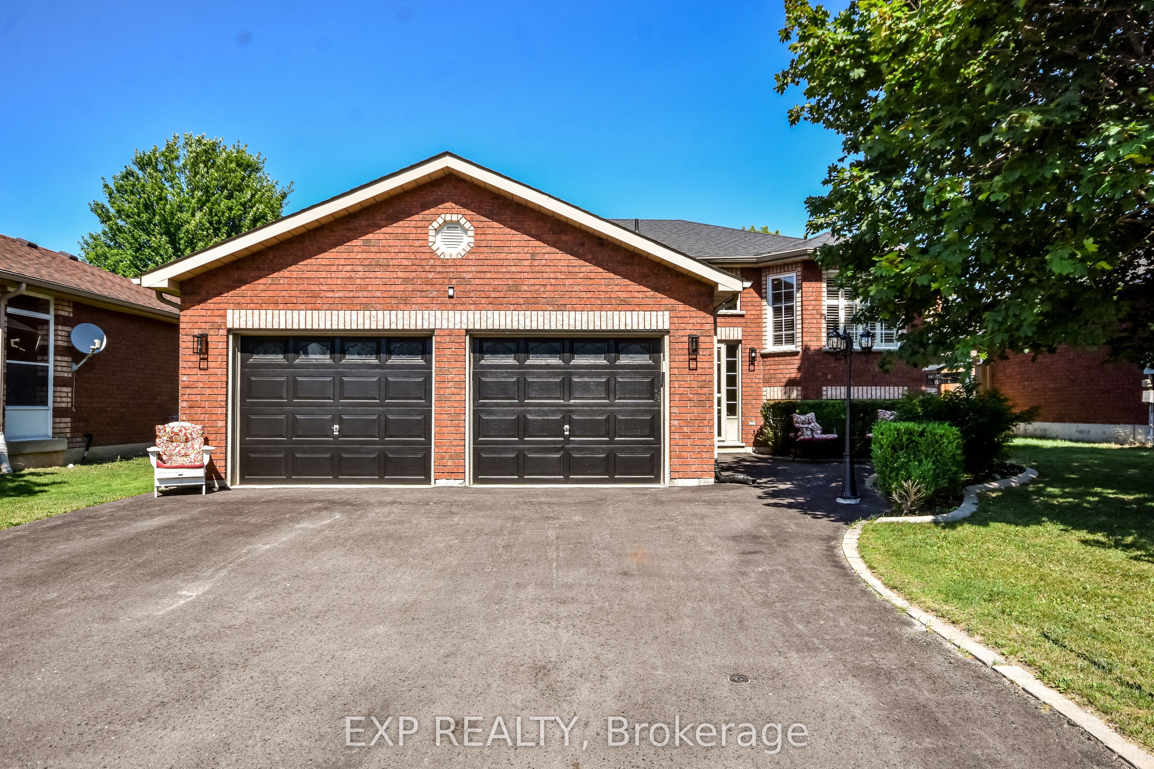 7 Hunter Court, Springwater, ON L0L 1P0 photo 2