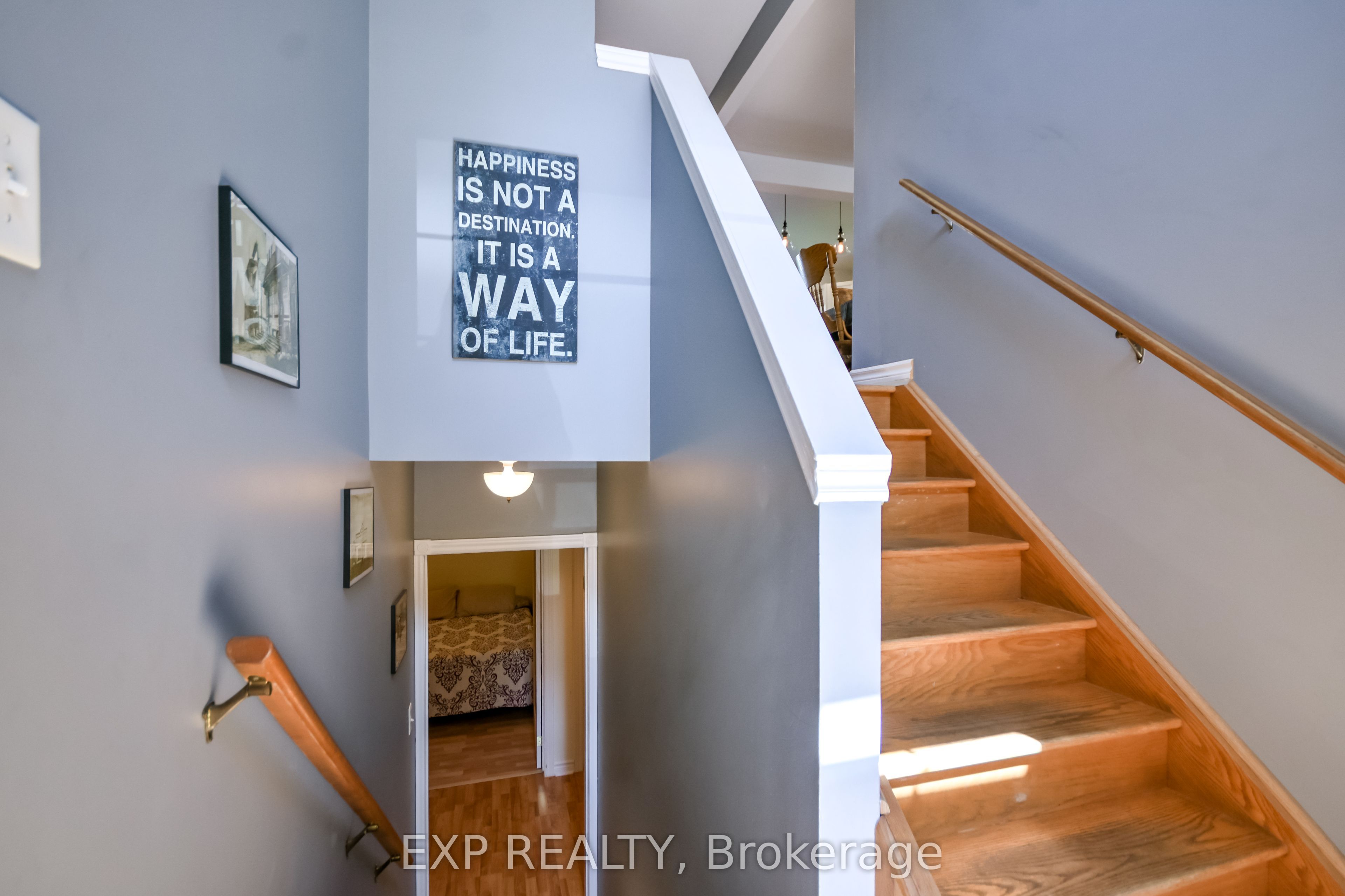 7 Hunter Court, Springwater, ON L0L 1P0 photo 4
