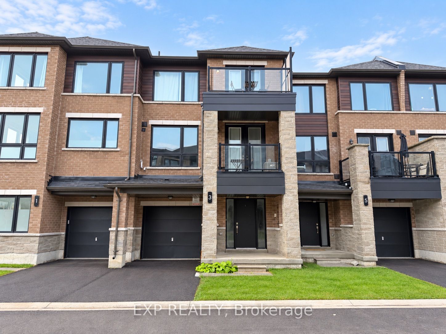3 Red Maple Lane, Barrie, ON L4N 0H7 photo 2