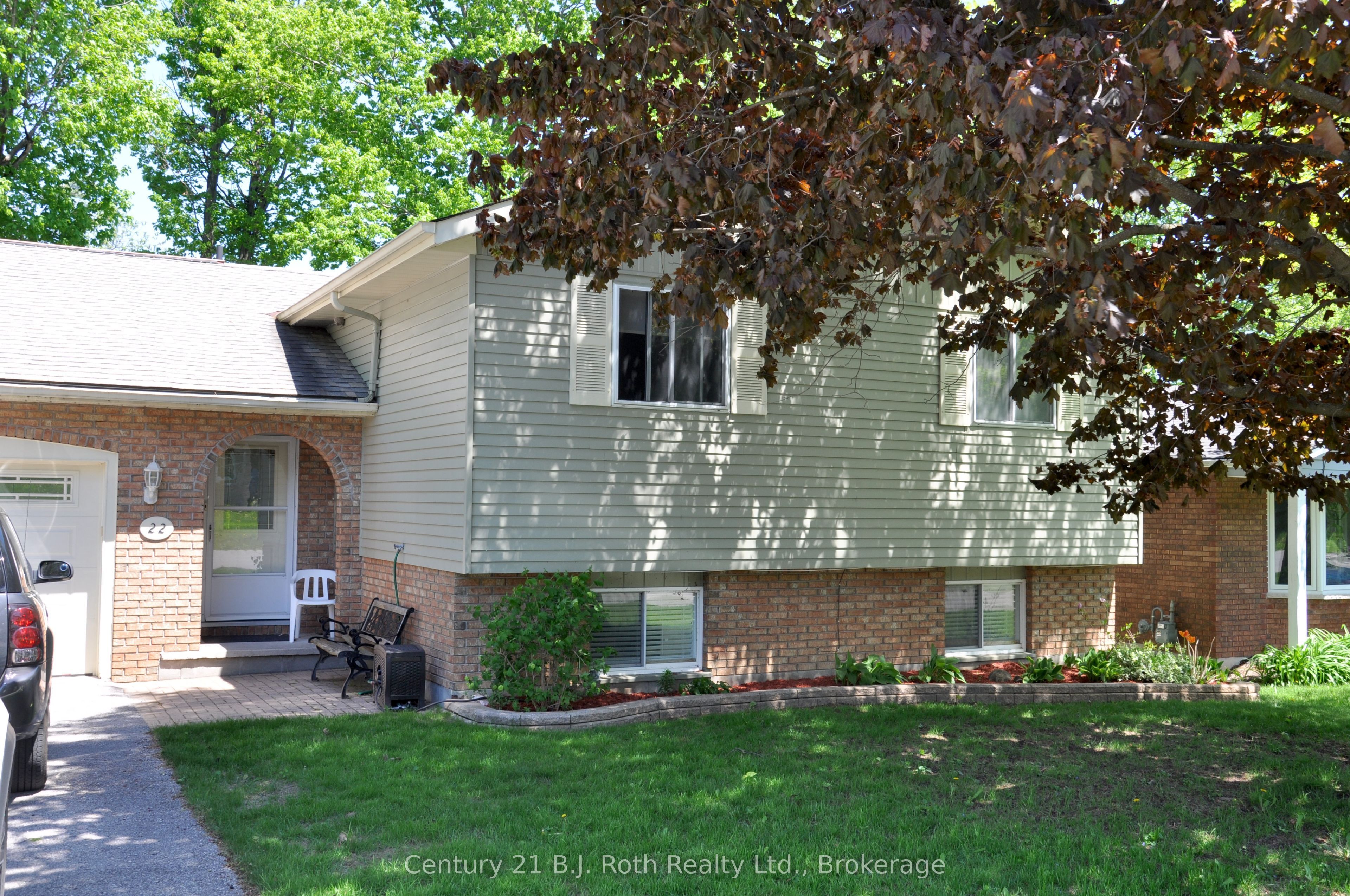 22 Free Drive, Orillia, ON L3V 4B2