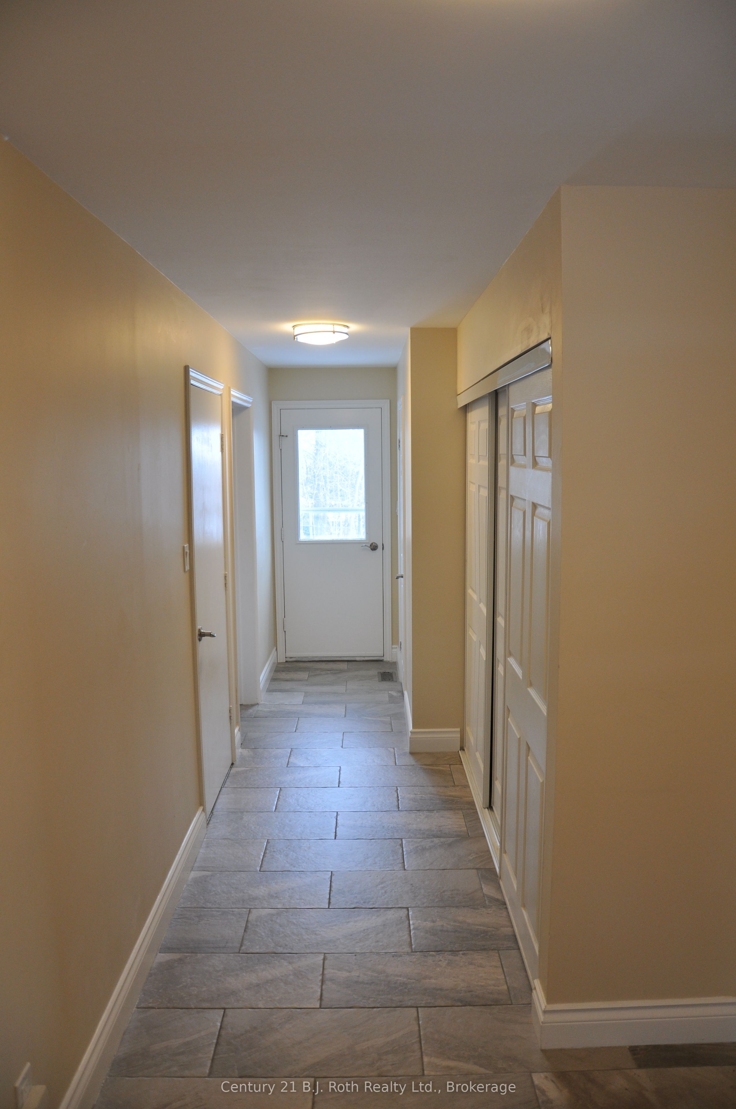 22 Free Drive, Orillia, ON L3V 4B2 photo 2