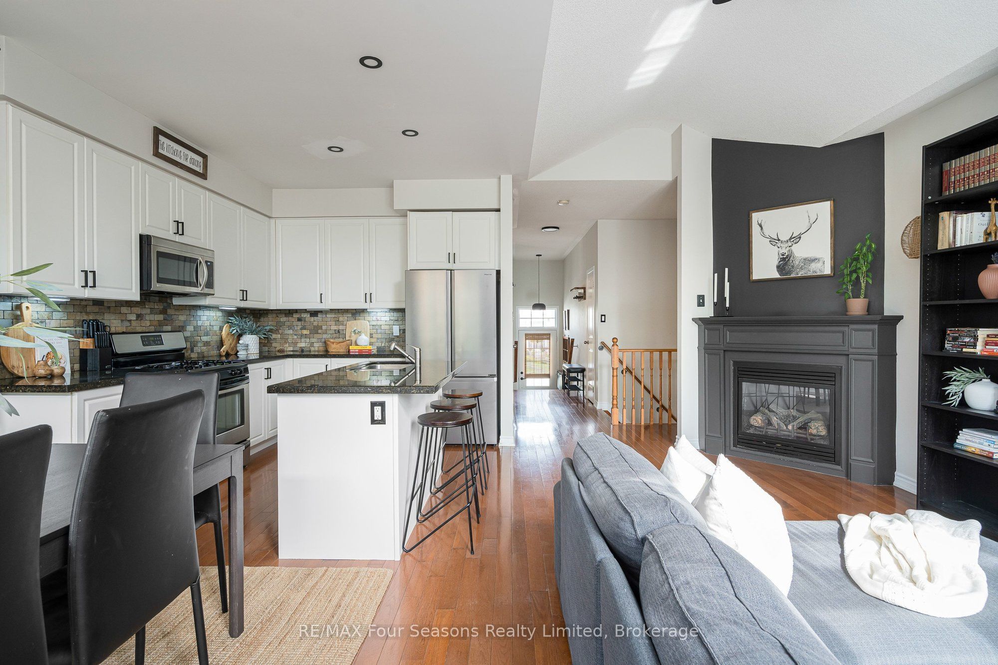 32 Christy Drive, Wasaga Beach, ON L9Z 1C9 photo 5