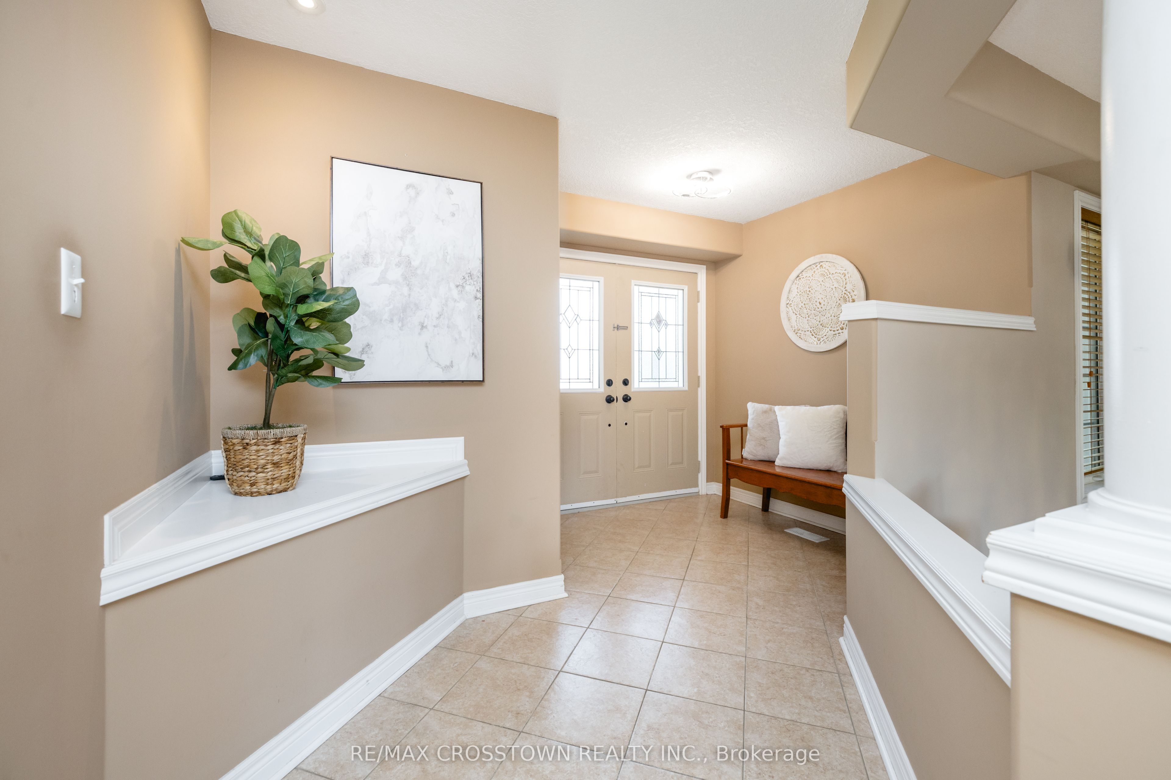 89 Sovereign's Gate, Barrie, ON L4N 0Y9 photo 2