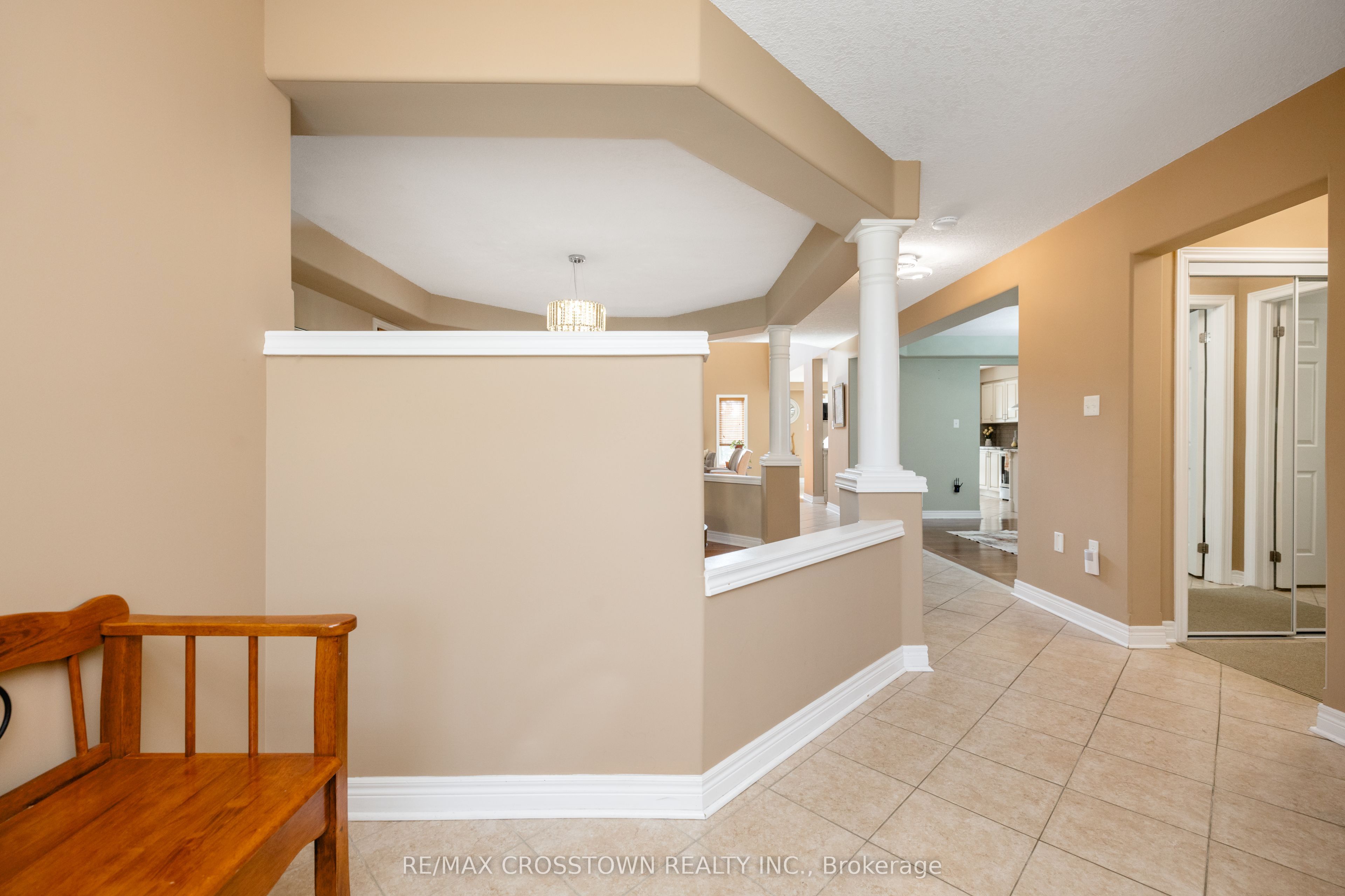 89 Sovereign's Gate, Barrie, ON L4N 0Y9 photo 3