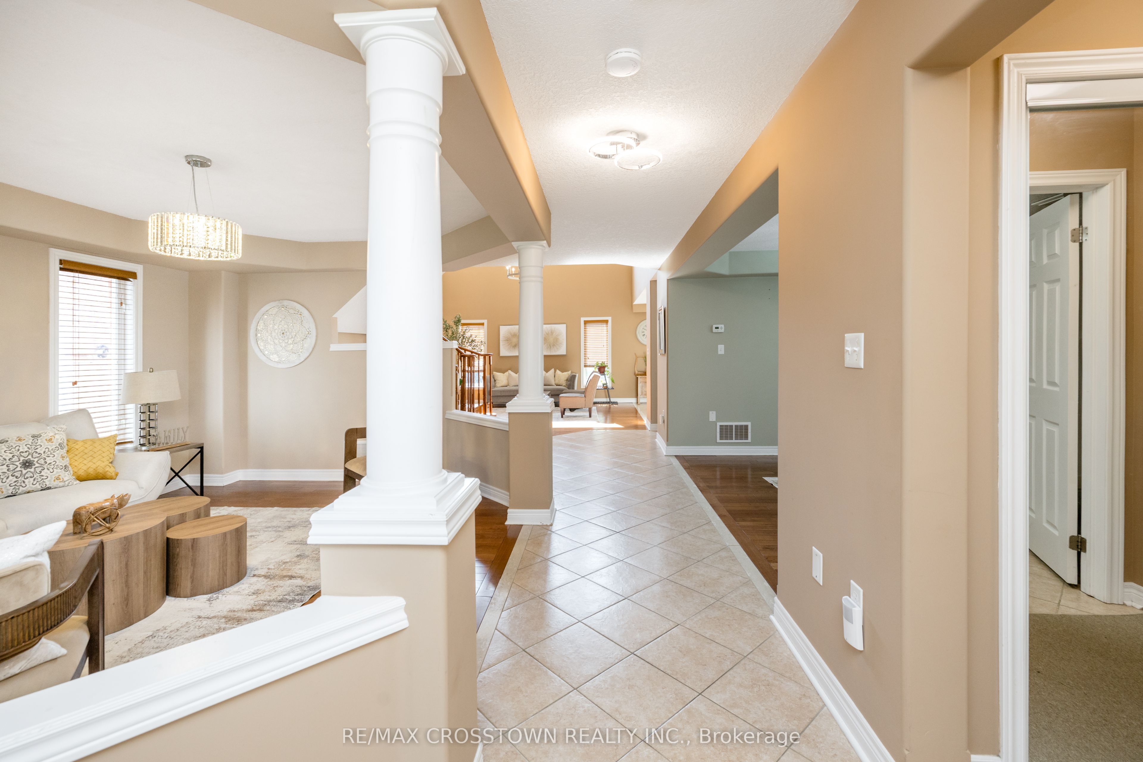 89 Sovereign's Gate, Barrie, ON L4N 0Y9 photo 5
