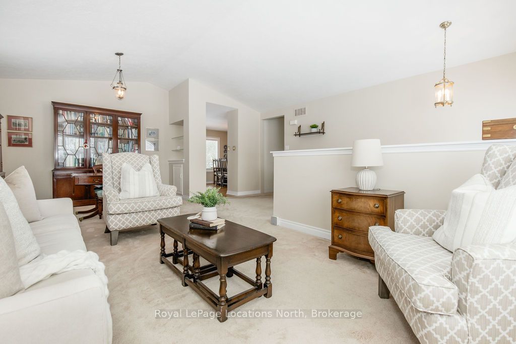 40 Fairway Crescent, Wasaga Beach, ON L9Z 1B8 photo 5