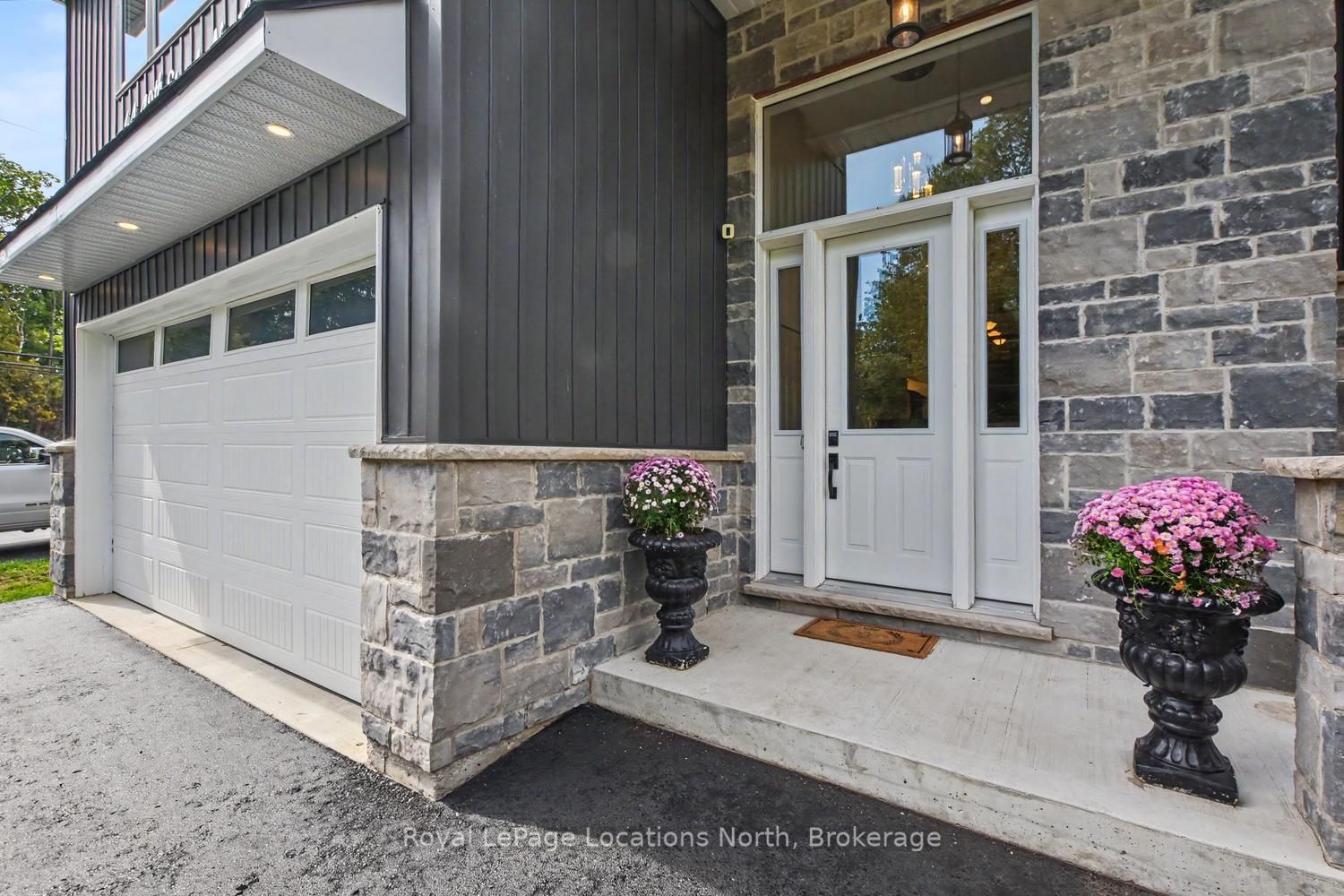 64 49th Street N, Wasaga Beach, ON L9Z 1Y1 photo 2