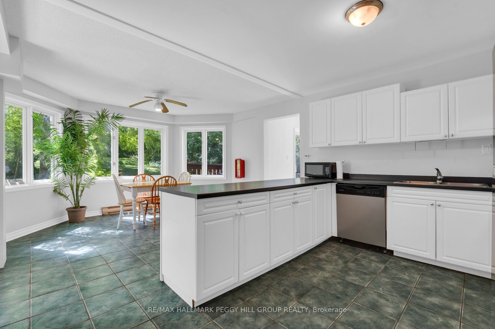 9 Little Lake Drive, Barrie, ON L4M 7B9 photo 3