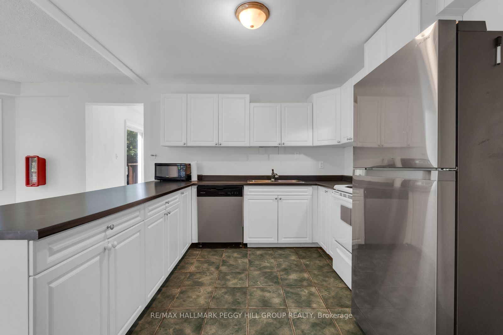 9 Little Lake Drive, Barrie, ON L4M 7B9 photo 4