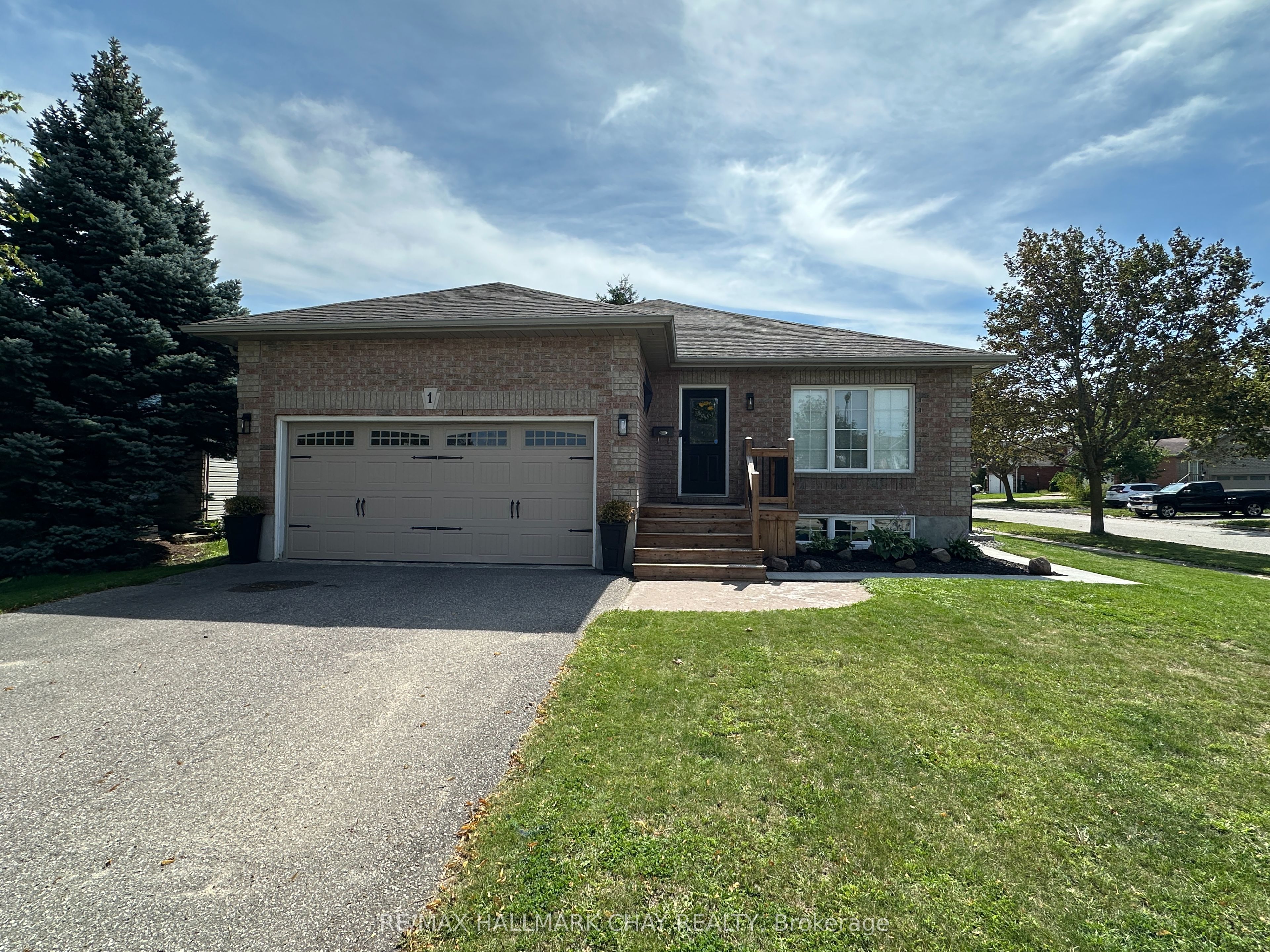 1 Touchette Drive Lower, Barrie, ON L4N 7L8 photo 2
