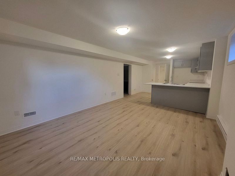 31 Shepherd Drive BSMT, Barrie, ON L9J 0K4 photo 5